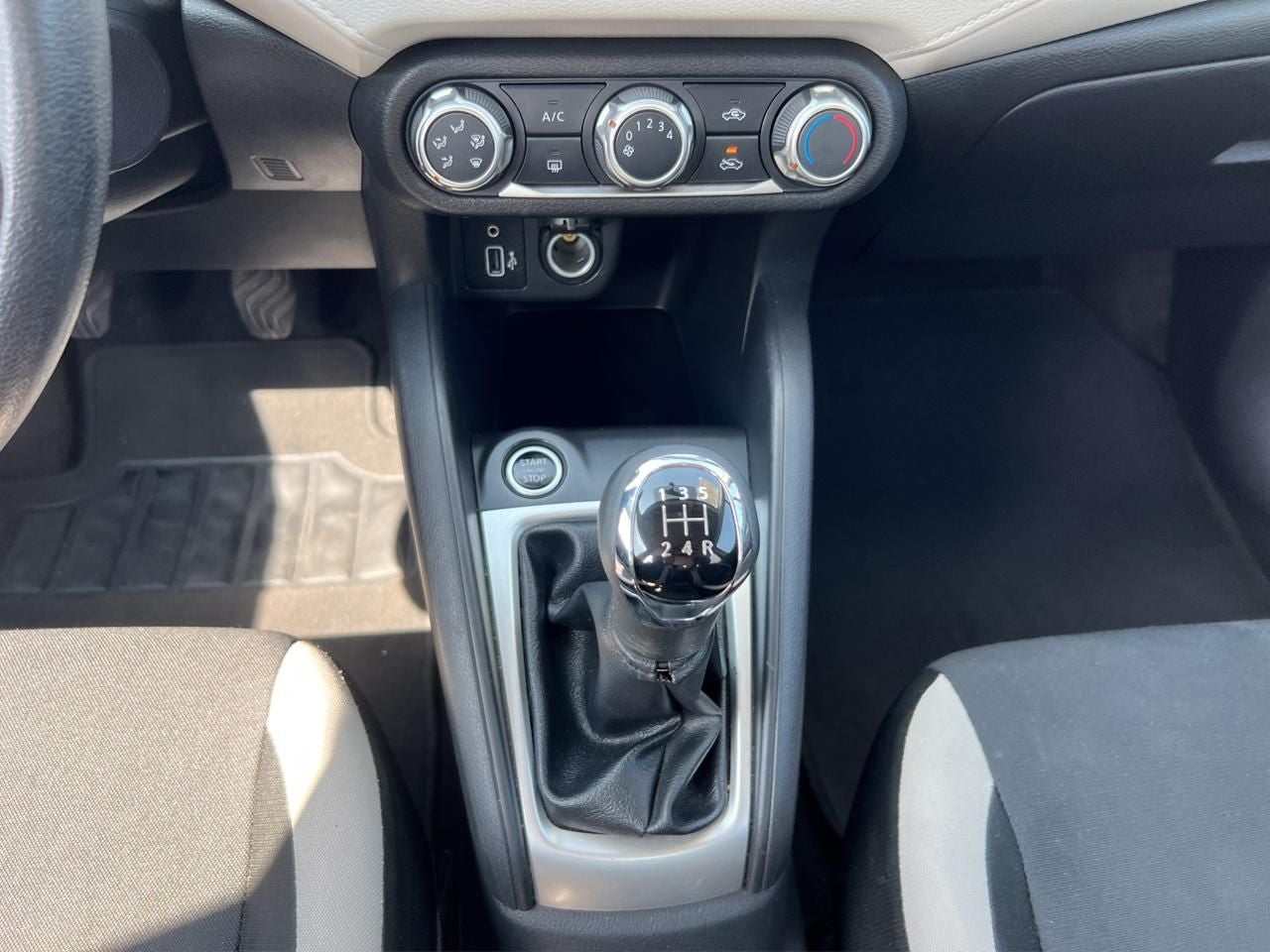 2022 Nissan VERSA 4 PTS SENSE TM5 AAC. VE R-15