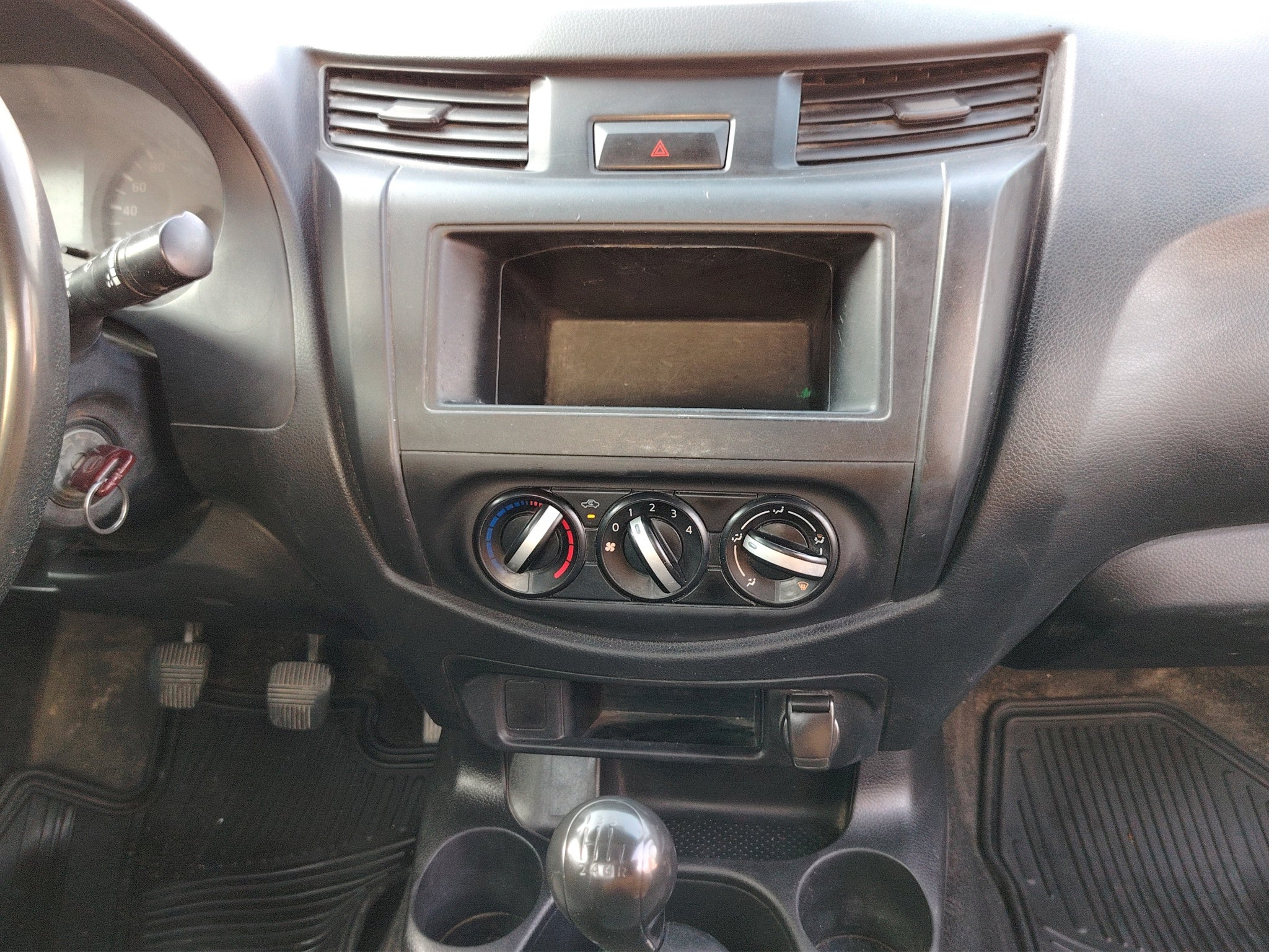 2020 Nissan NP300 2 PTS PICK-UP TM6