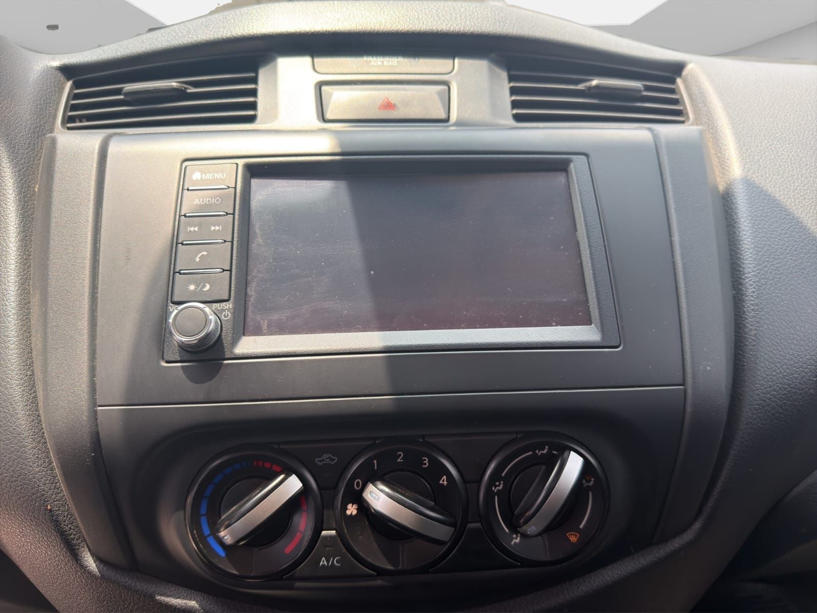 2025 Nissan NP300 CHASIS TM AC VDC