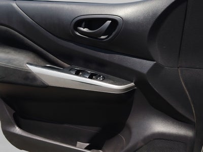 2020 Nissan NP300 4 PTS PICK-UP DOBLE CABINA SE TM6 AAC CD VE