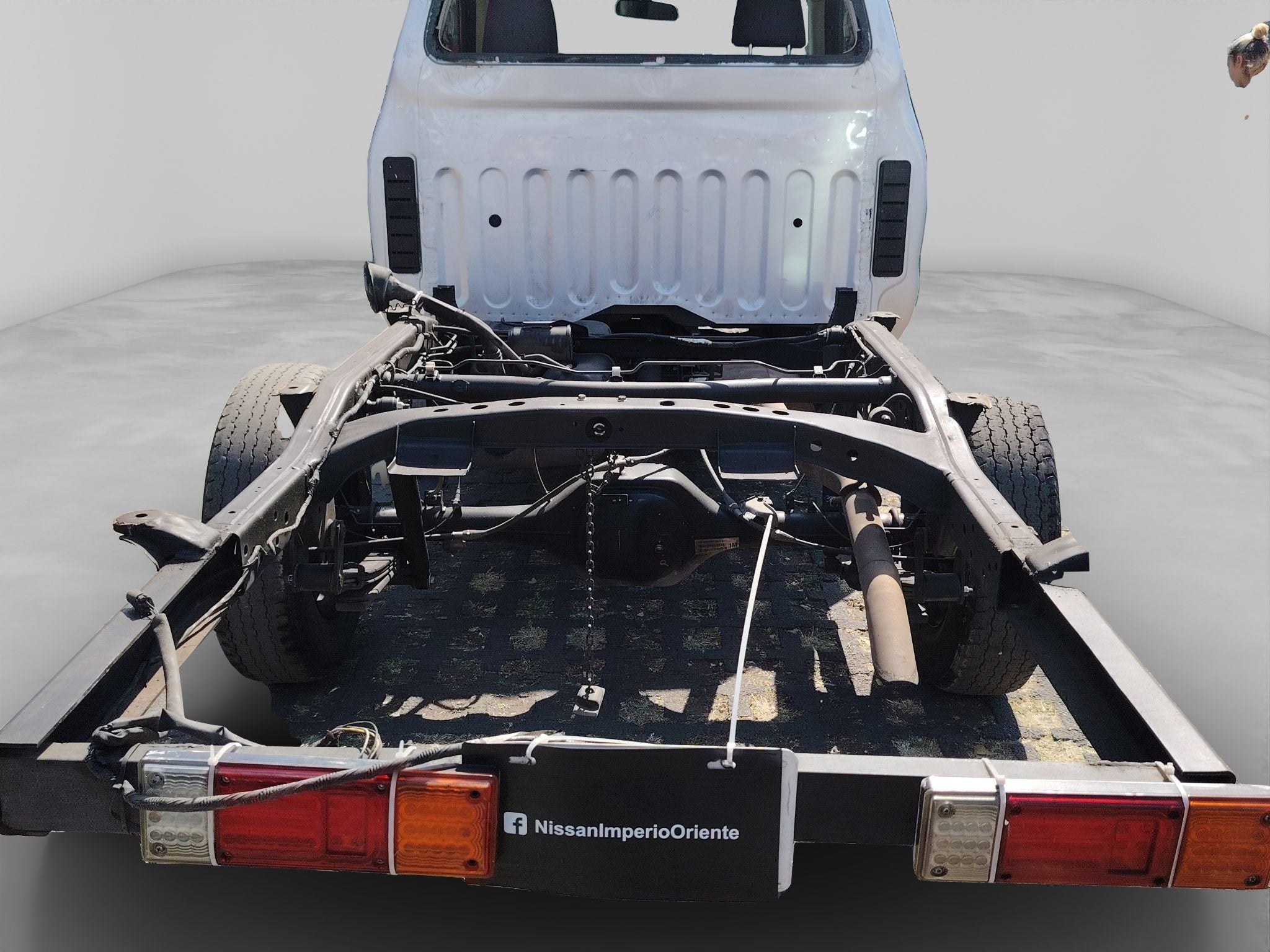 2023 Nissan NP300 2 PTS CHASIS CABINA TM6