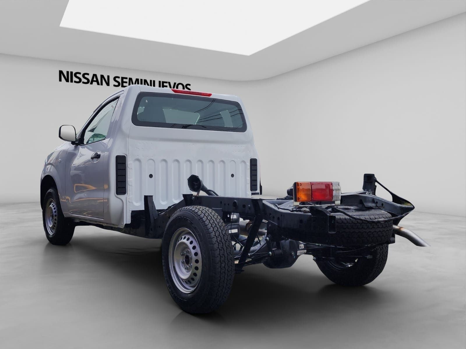 2025 Nissan NP300 CHASIS TM AC VDC