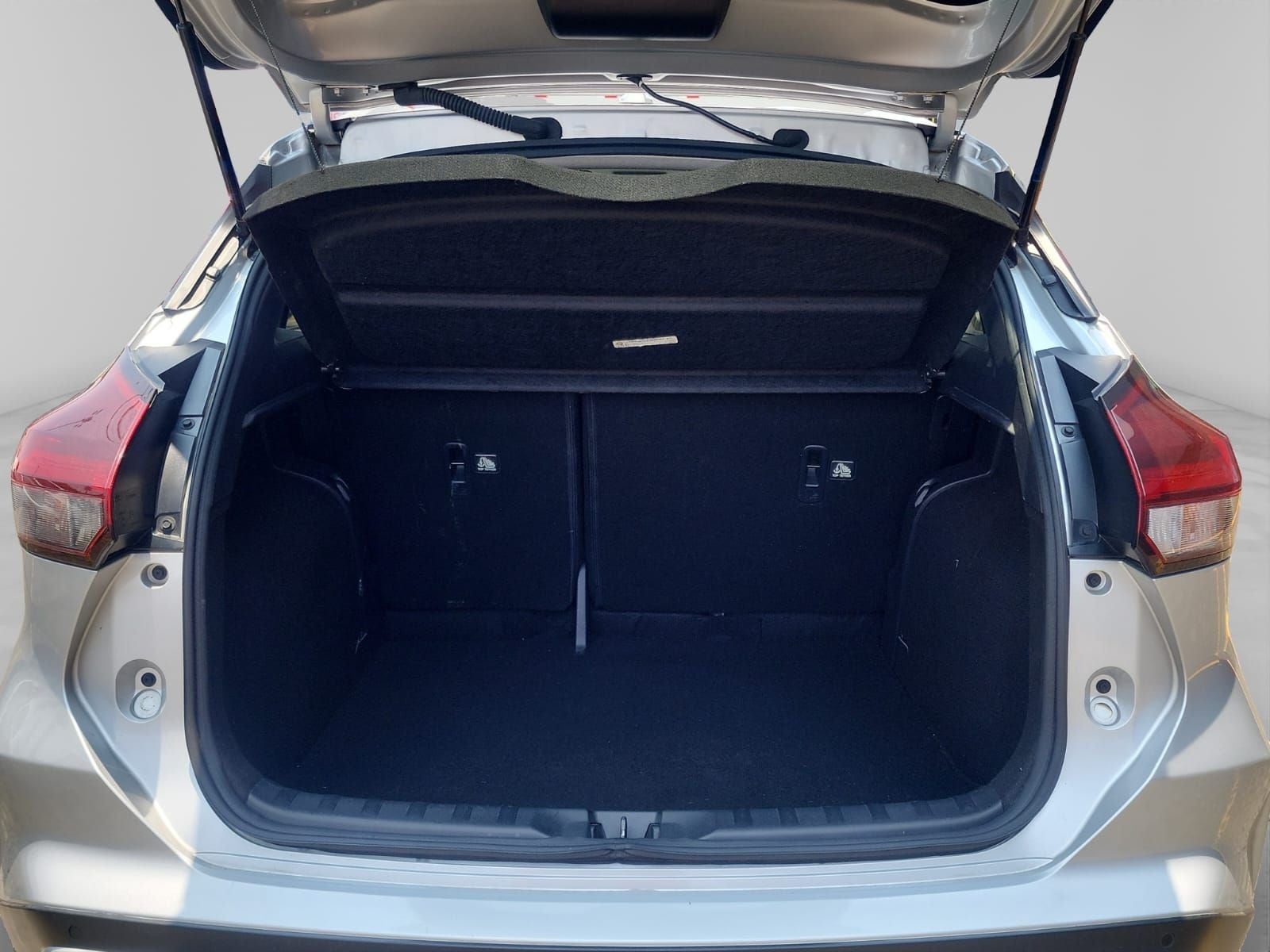 2023 Nissan KICKS 5 PTS PLATINUM 16L TA AAC AUT PIEL GPS RA-18