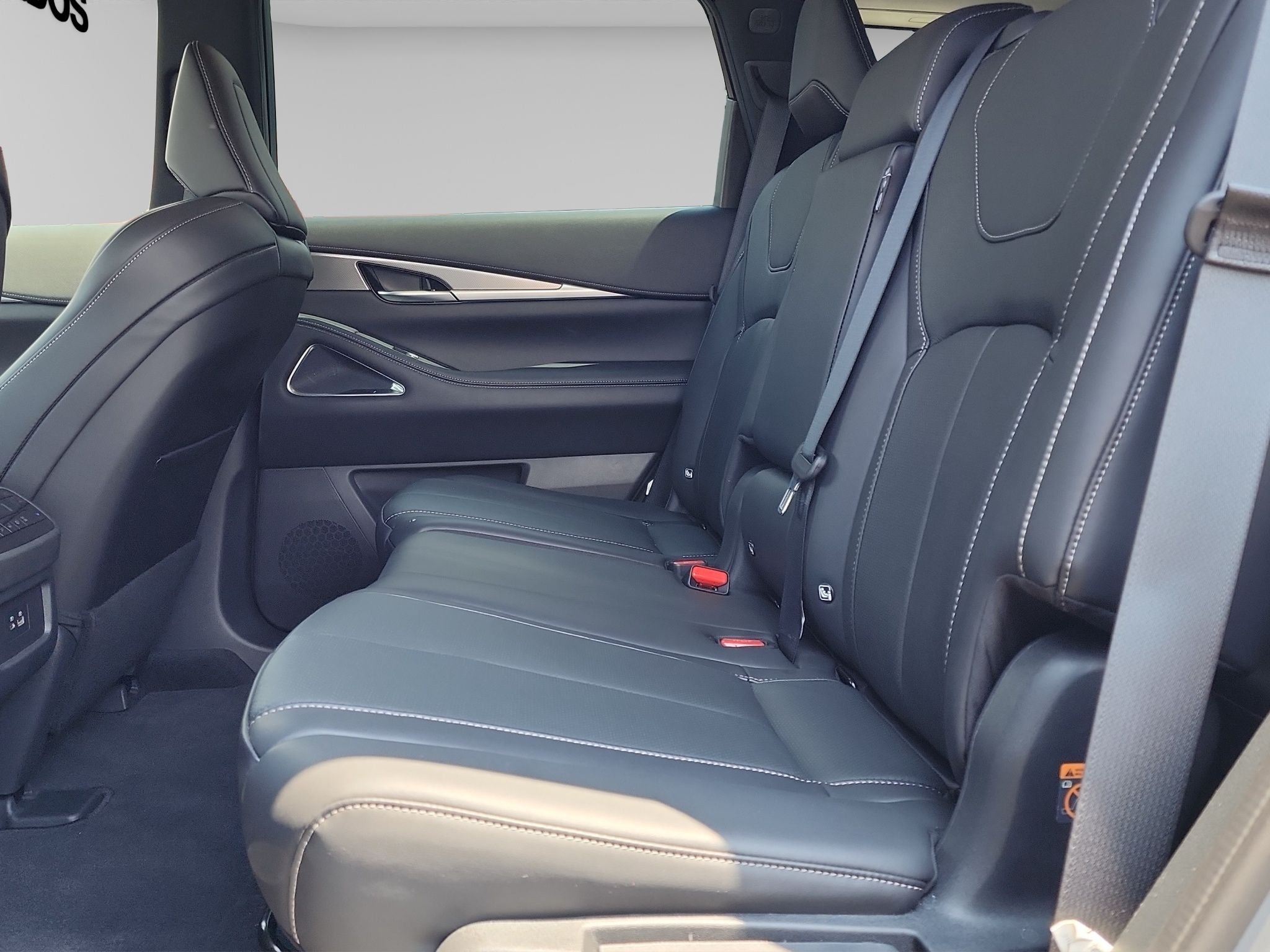 2025 INFINITI QX60 5P QX60 LUXE V63.5 AUT