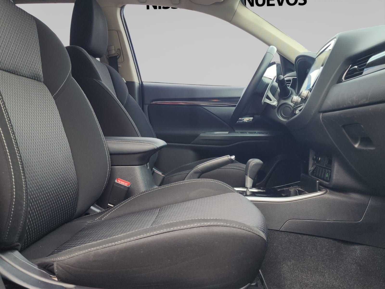 2022 Mitsubishi OUTLANDER 5 PTS SE 24L CVT 5 PAS RA-18