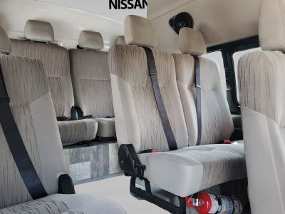 2021 Nissan URVAN 4 PTS AMPLIA TM5 AAC DESEM TRAS 15 PAS