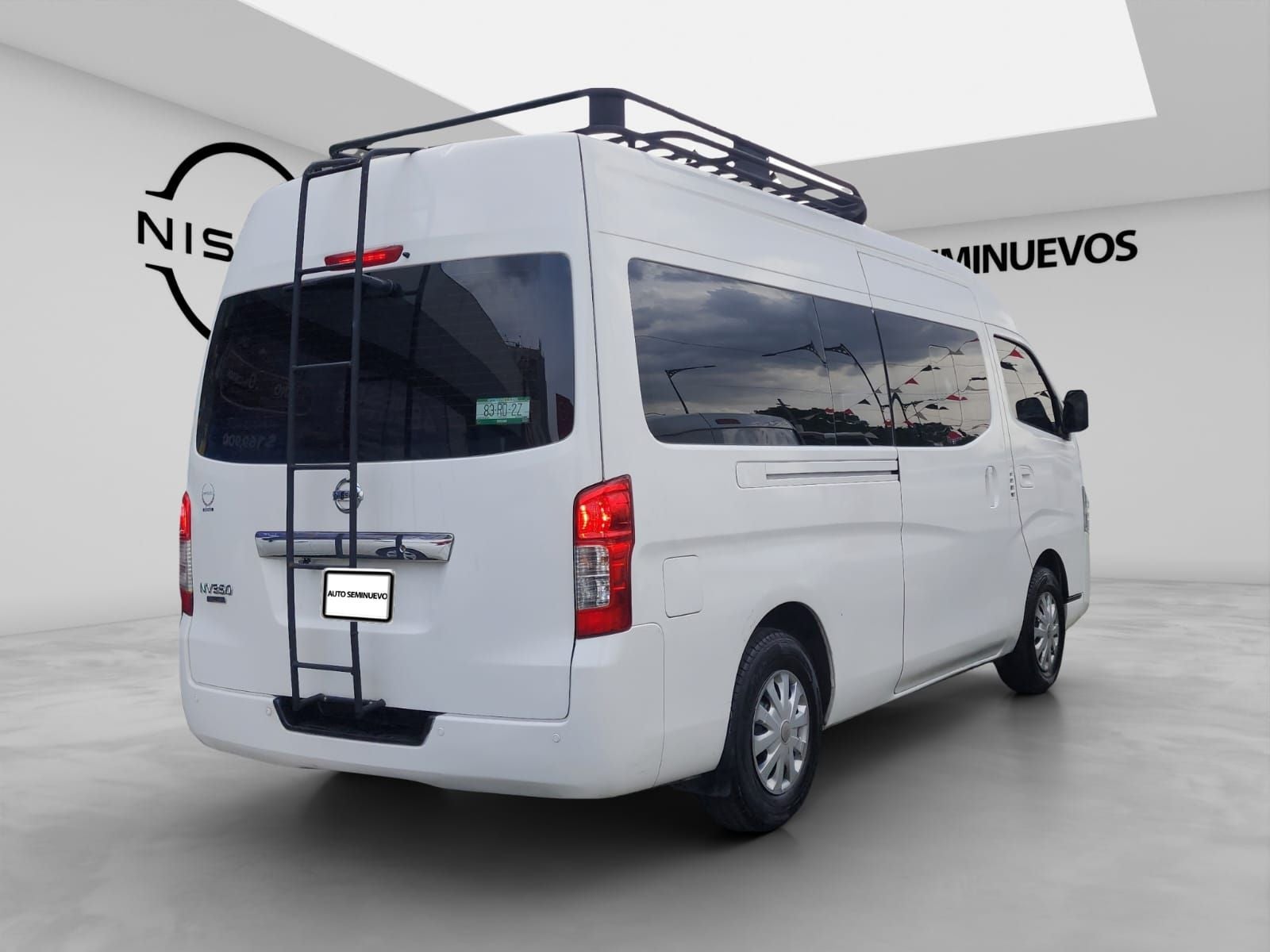 2021 Nissan URVAN 4 PTS AMPLIA TM5 AAC DESEM TRAS 15 PAS