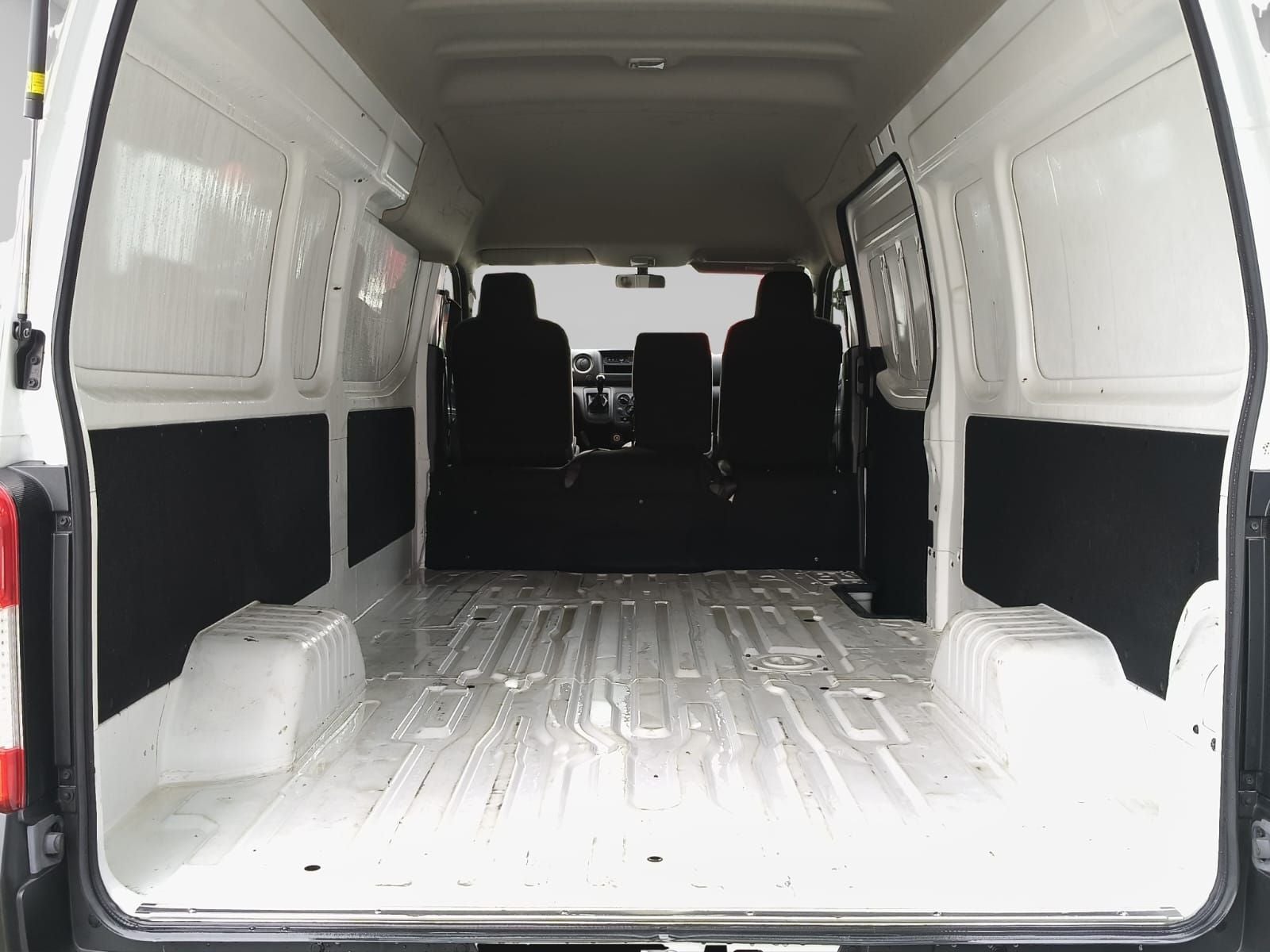 2024 Nissan URVAN 4P AMPLIA L42.5 MAN