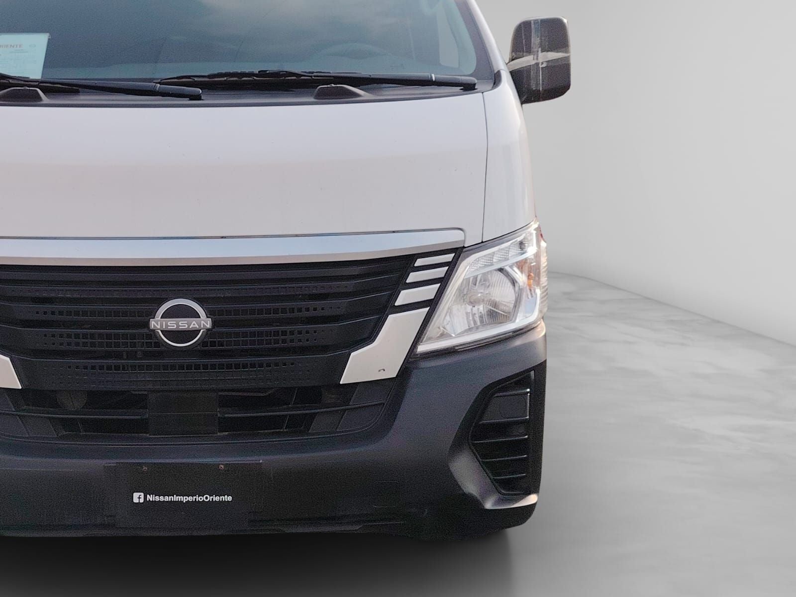 2023 Nissan URVAN 4 PTS AMPLIA VENTANAS TM5