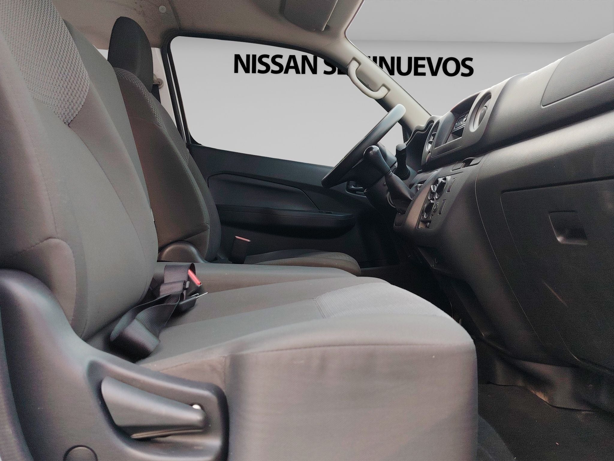 2024 Nissan URVAN 4P AMPLIA L42.5 MAN