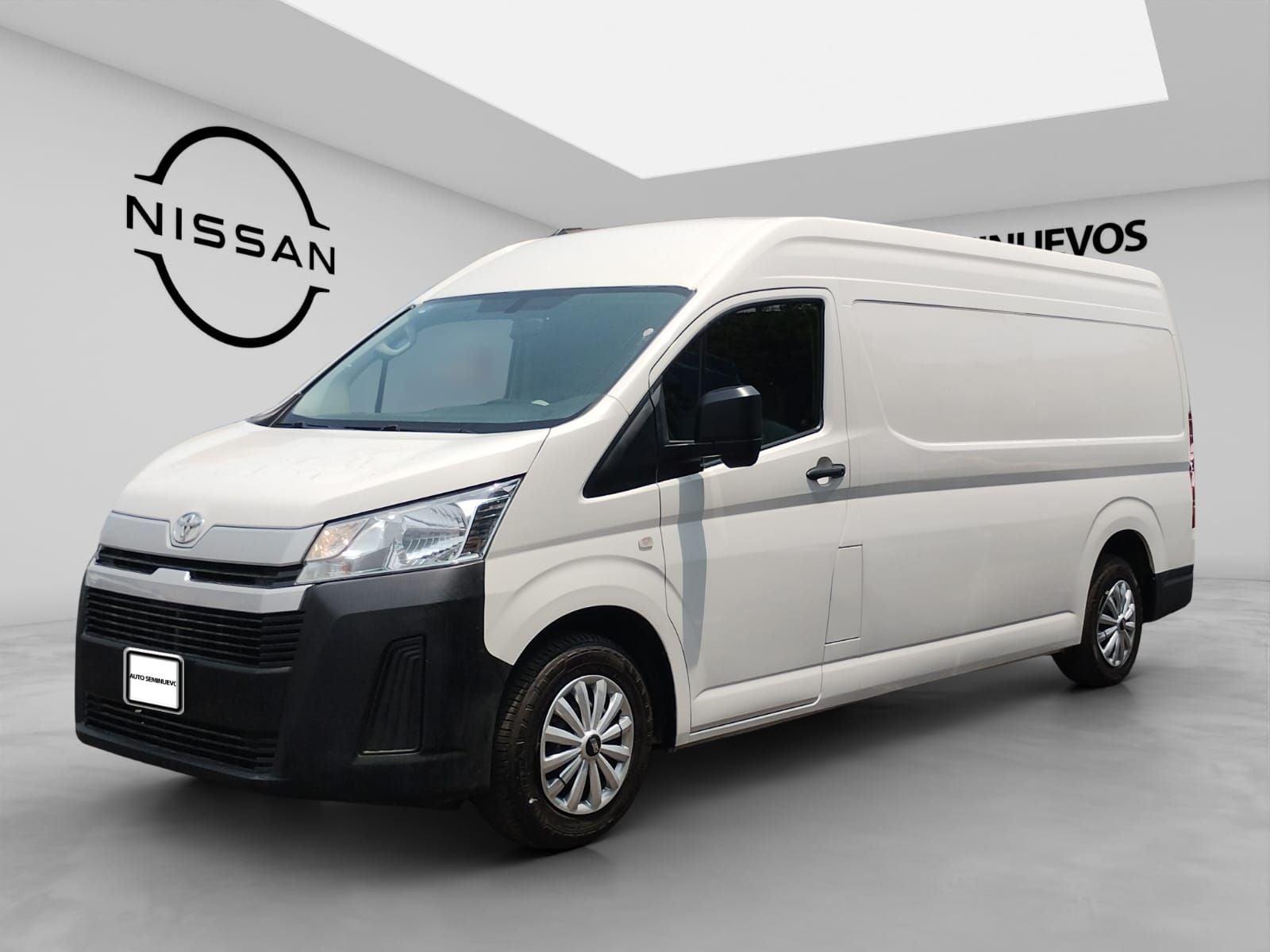 2023 Toyota HIACE 4 PTS DX SUPERLARGA TM5 CVENTANAS