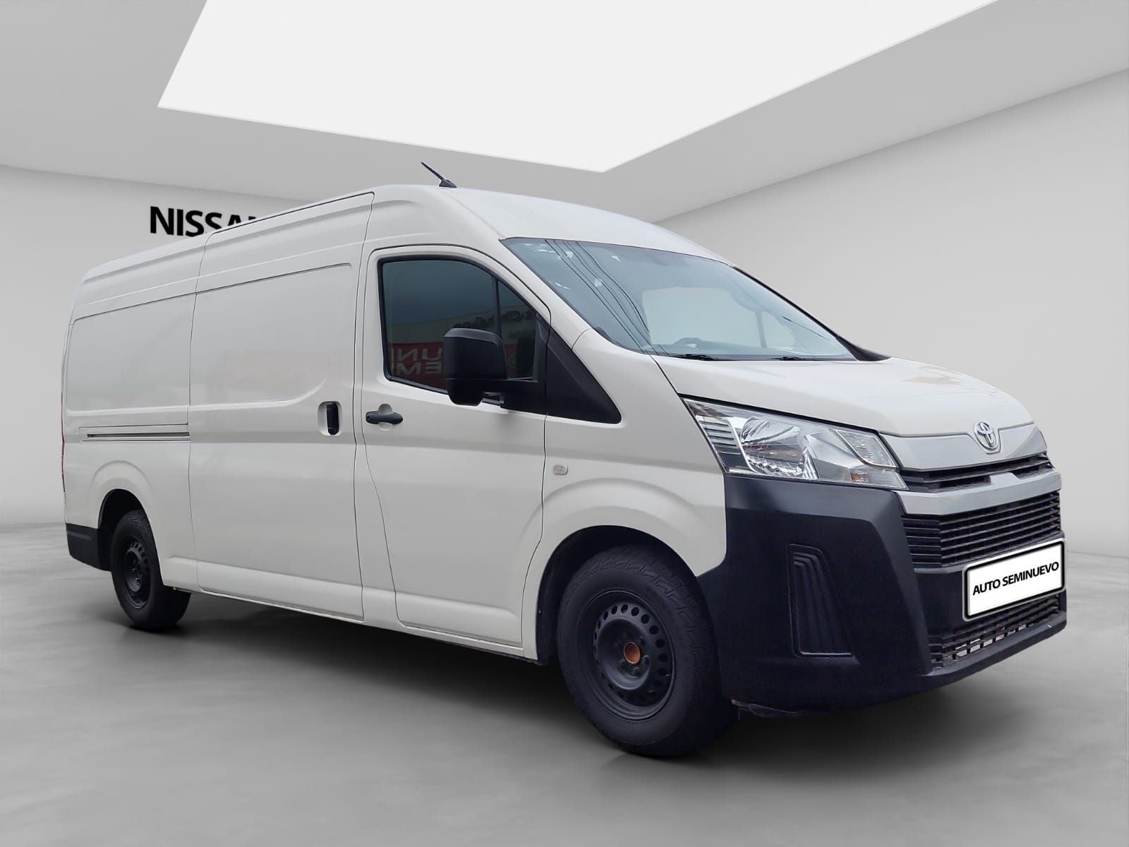 2023 Toyota HIACE 4 PTS DX SUPERLARGA TM5 CVENTANAS