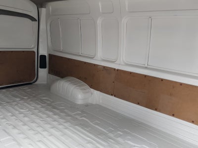 2023 Toyota HIACE 4 PTS DX SUPERLARGA TM5 CVENTANAS