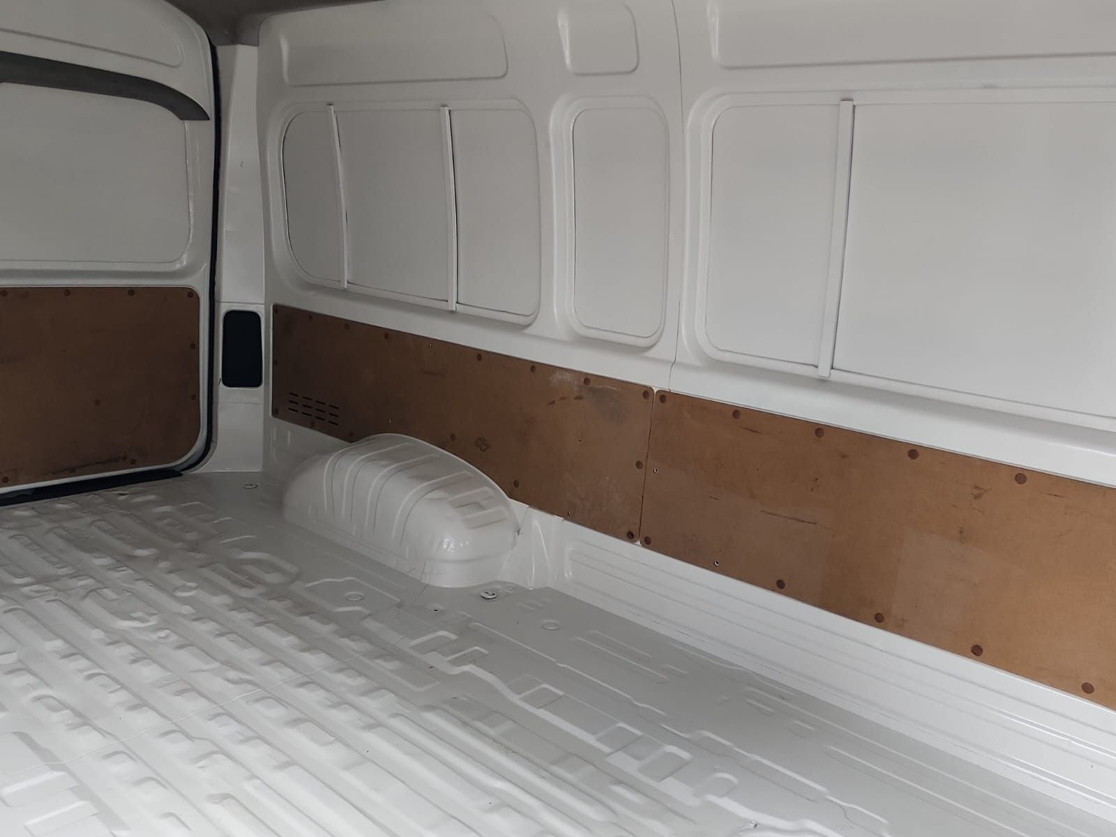 2023 Toyota HIACE 4 PTS DX SUPERLARGA TM5 CVENTANAS