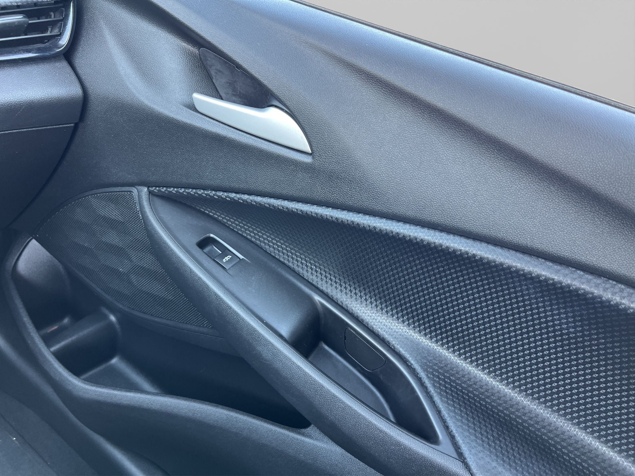 2023 Chevrolet ONIX A 4 PTS LS 13L TM5 AAC BA R-15