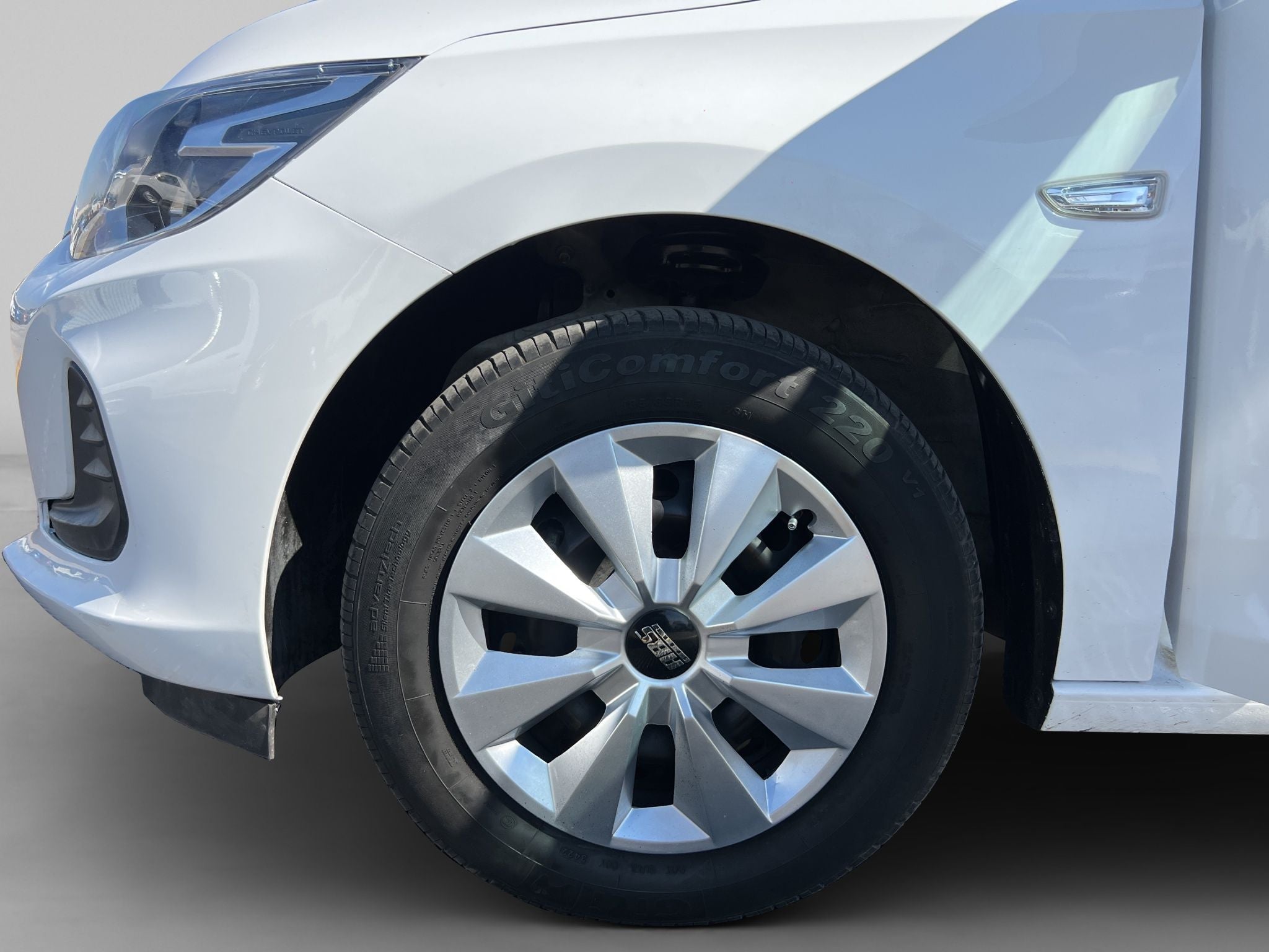 2023 Chevrolet ONIX A 4 PTS LS 13L TM5 AAC BA R-15