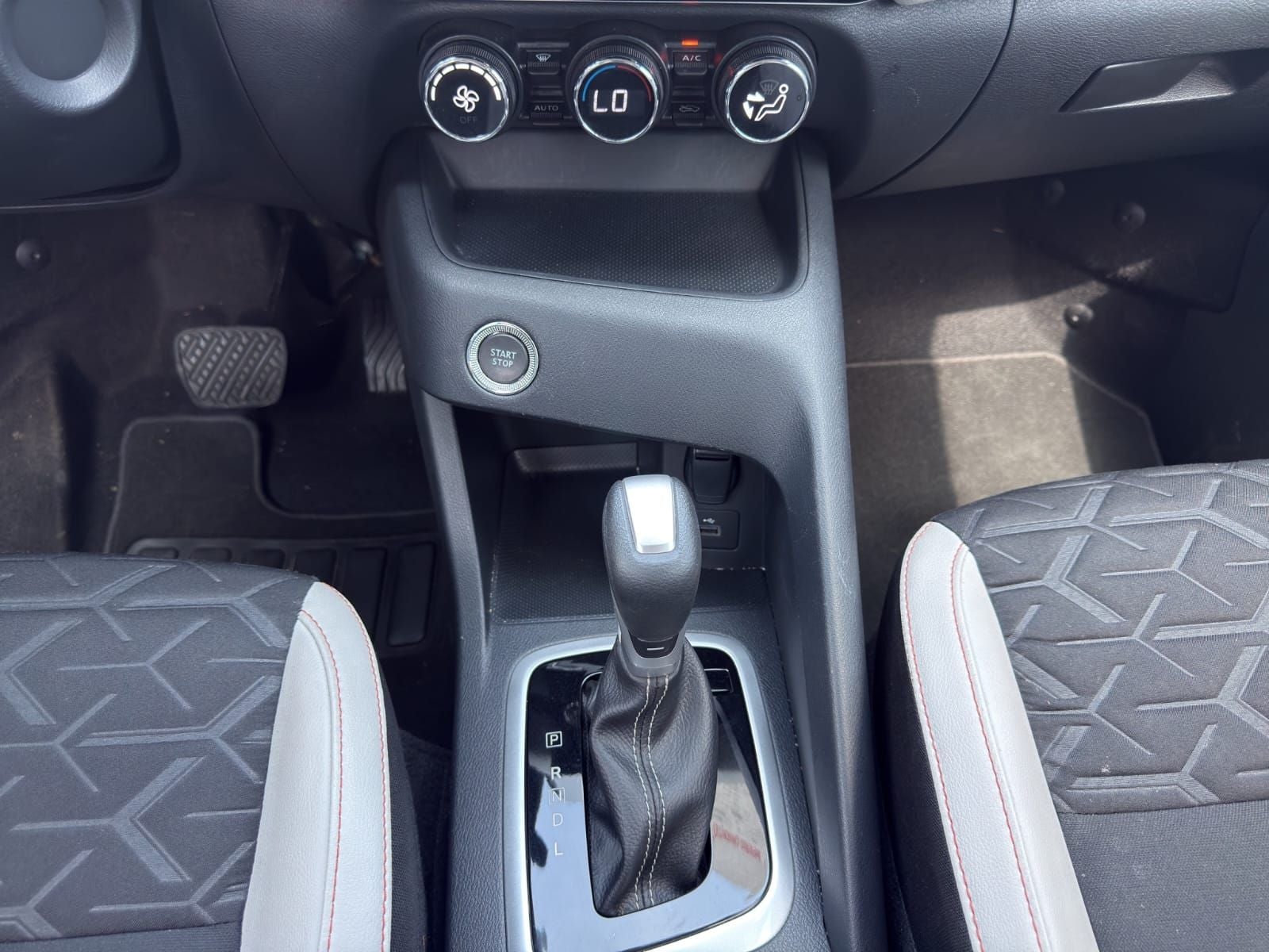2025 Nissan MAGNITE 5 PUERTAS EXCLUSIVE 1.0 LTS CVT T