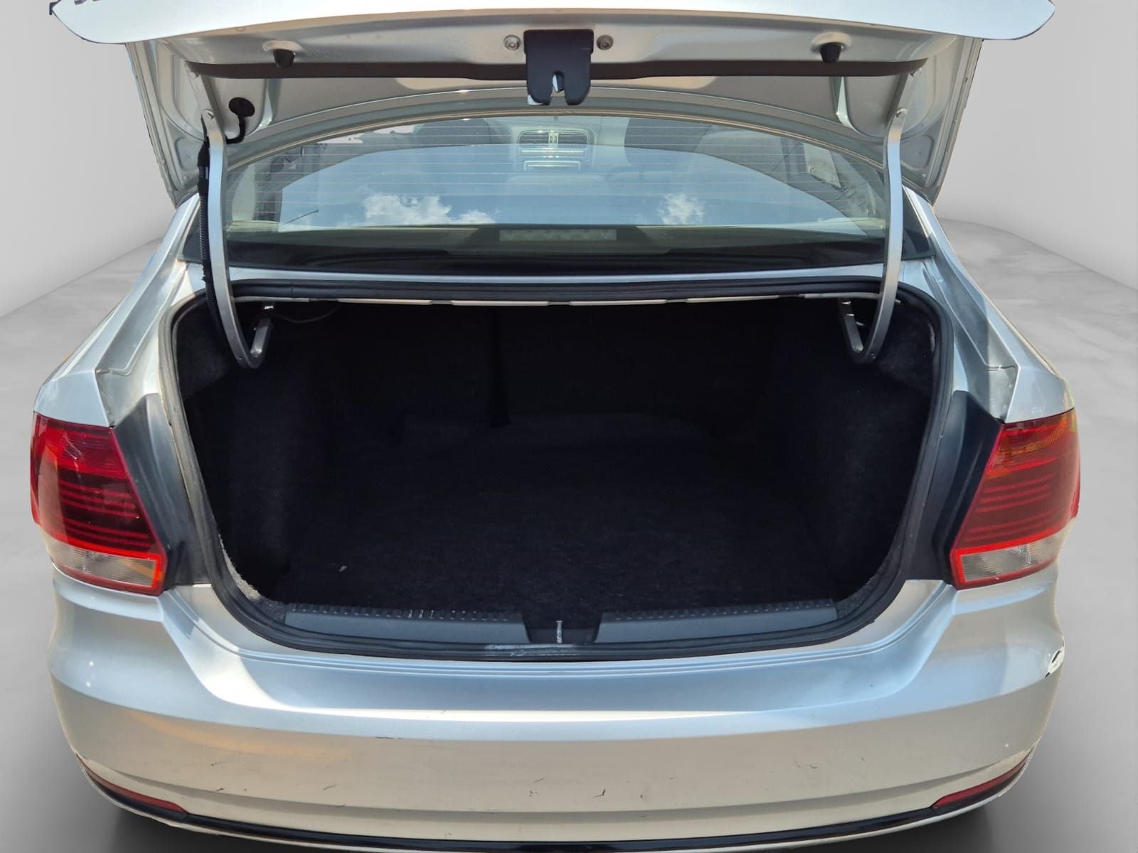 2018 Volkswagen VENTO 4 PTS STARLINE TA AAC MP3 R-15