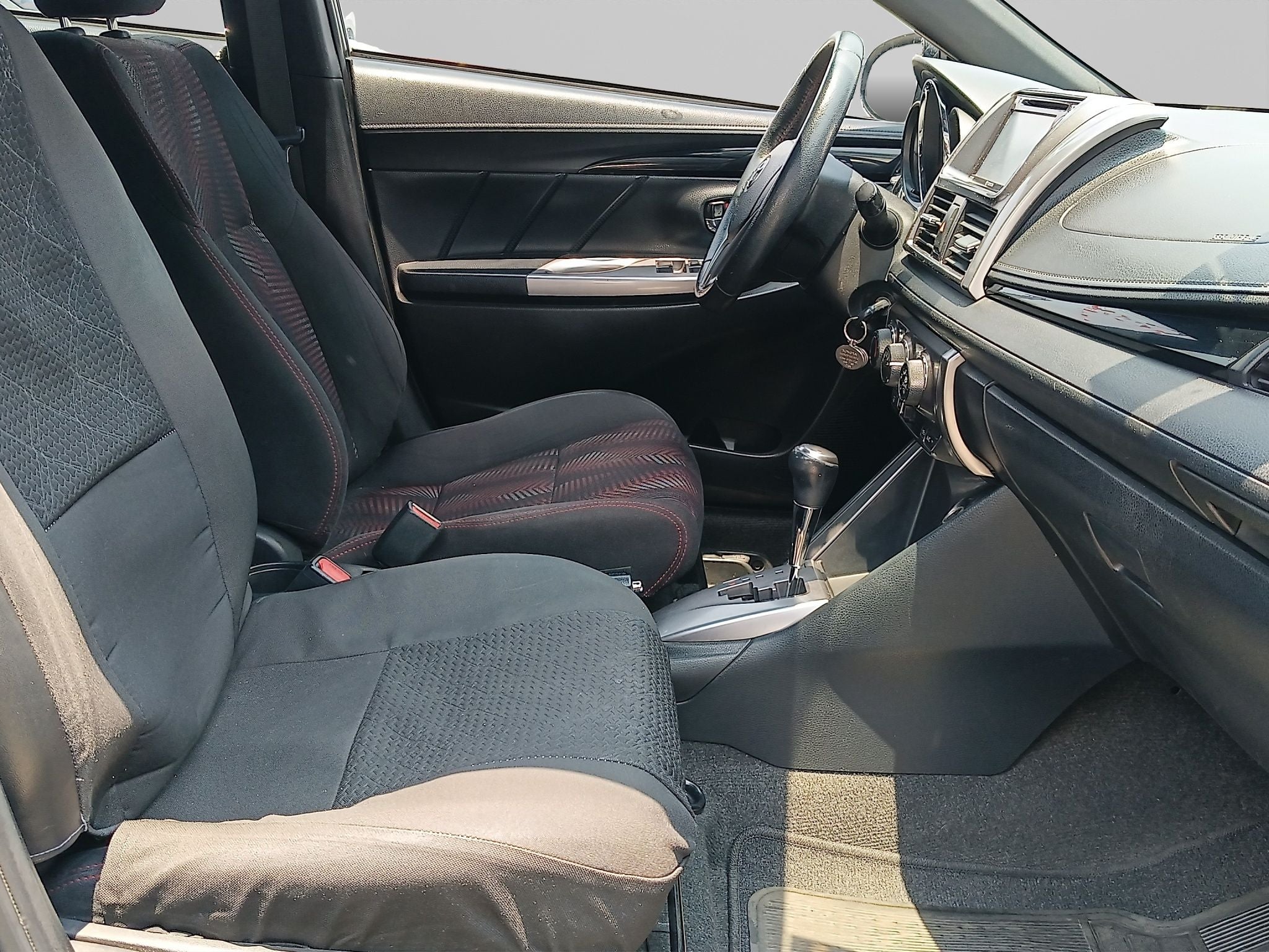 2017 Toyota YARIS 5 PTS HB CORE TA AAC BA R-15