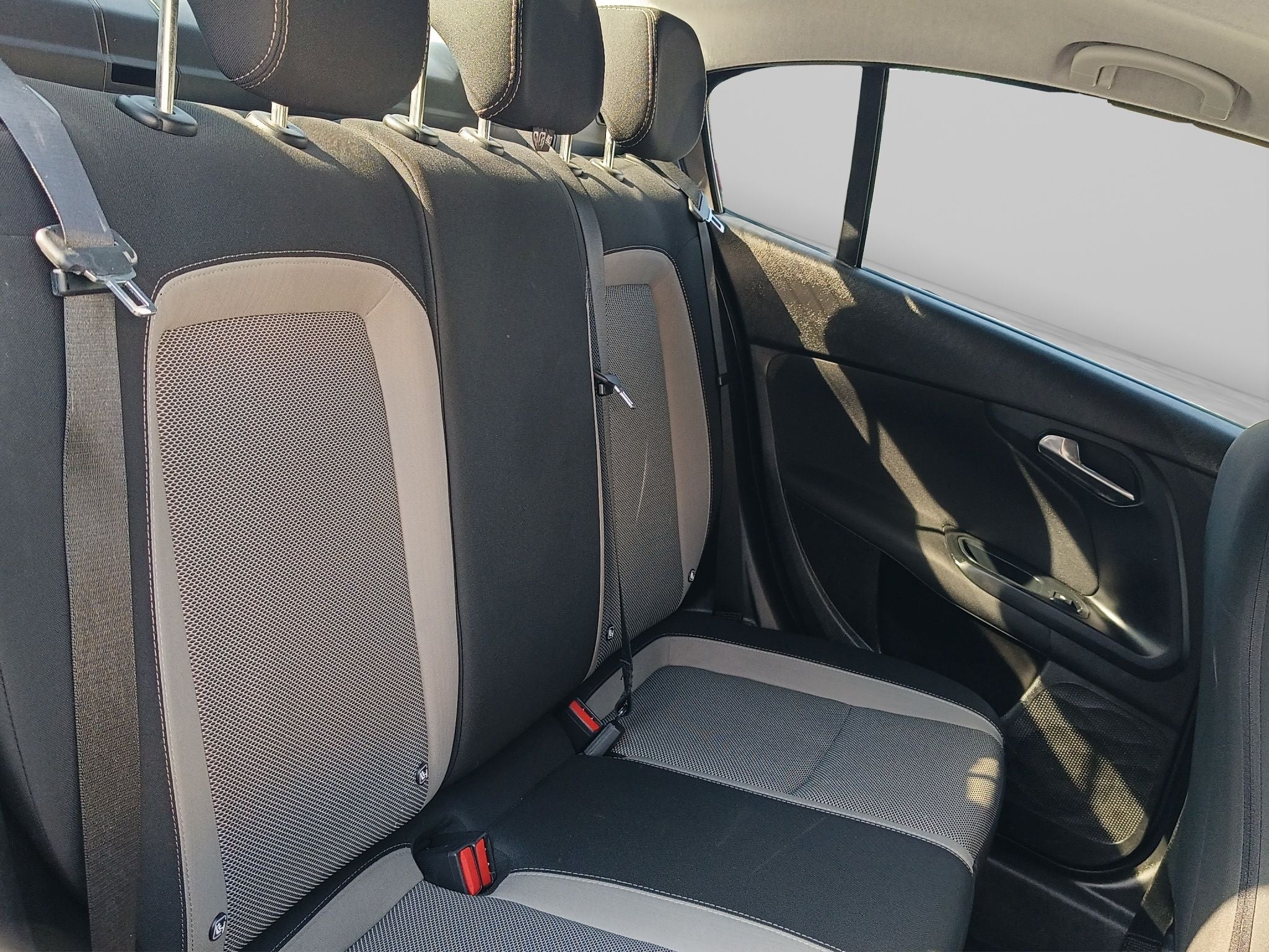 2018 Dodge NEON 4 PTS SXT 16L TA AAC AUT PANTALLA TOUCH FNIEBLA RA-16