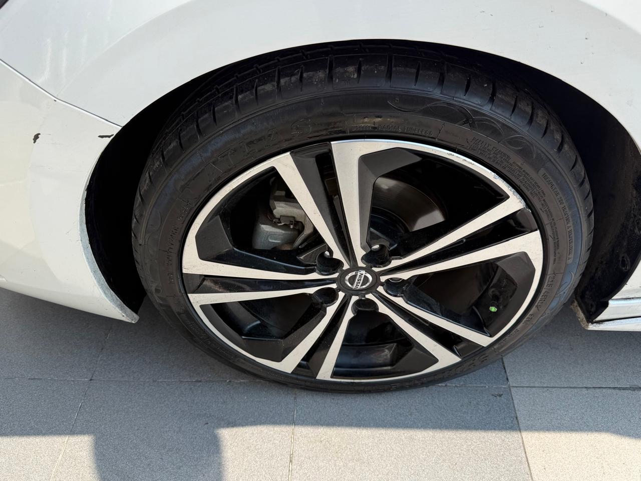 2023 Nissan SENTRA 4 PTS SR PLATINUM CVT AAC AUT ASTOS DEPORTIVOS BOSE PIEL NEGRA QC F LED RA-18