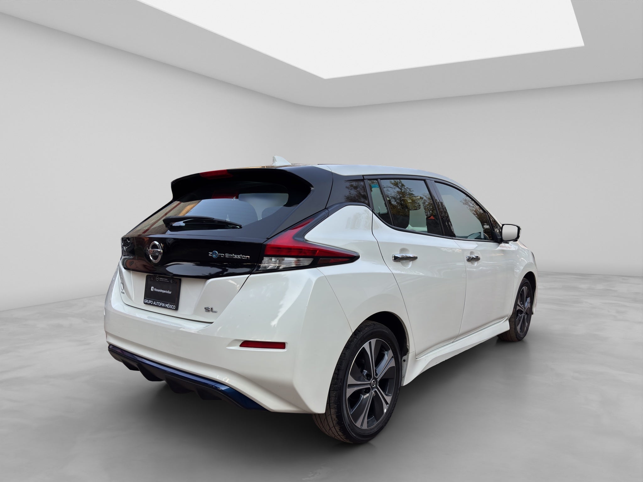 2021 Nissan LEAF 5 PTS HB ELEC SL 40 KW PIEL RA-17