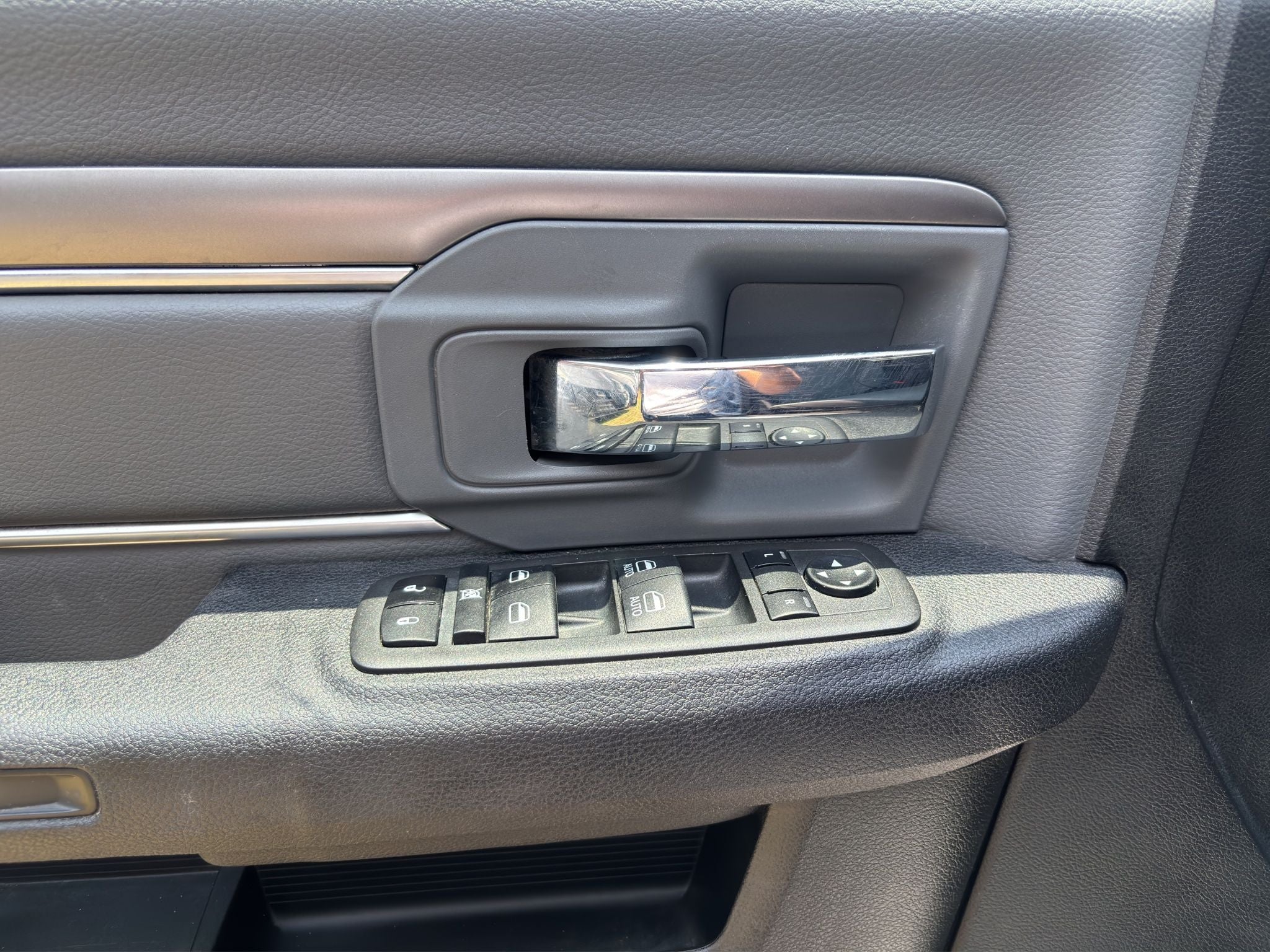 2022 RAM 1500 4 PTS CREW CAB SLT V6 36L TA