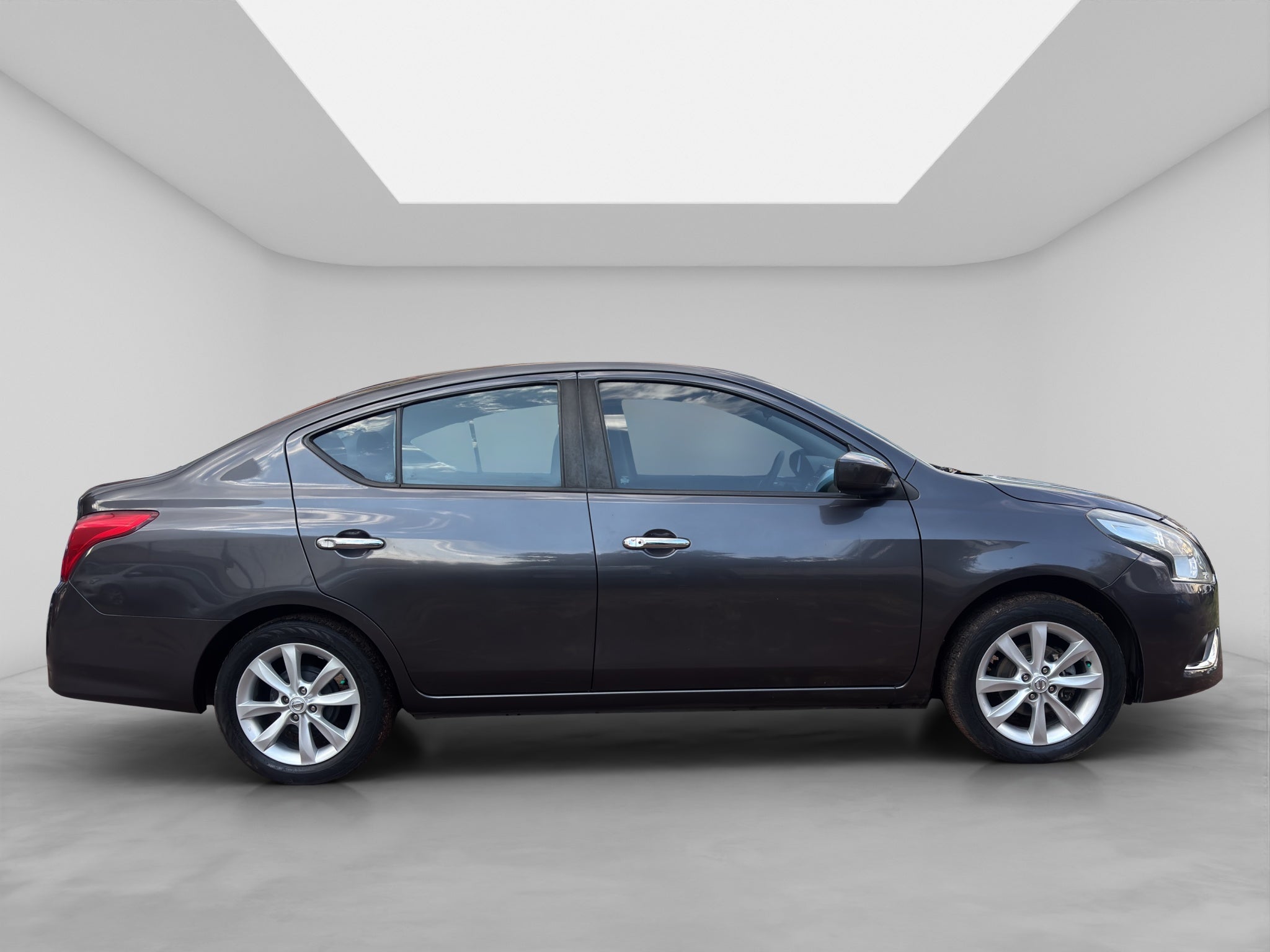 2017 Nissan VERSA 4 PTS ADVANCE TM5 AAC VE F NIEBLA RA-15