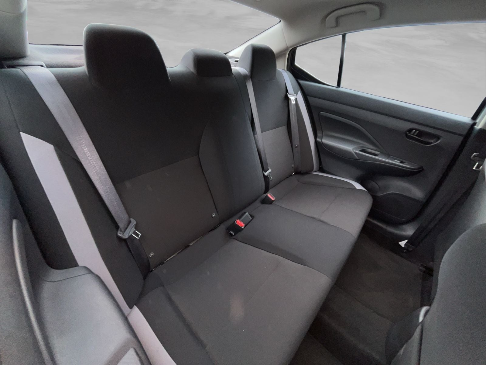 2025 Nissan VERSA 4P SENSE L41.6 AUT