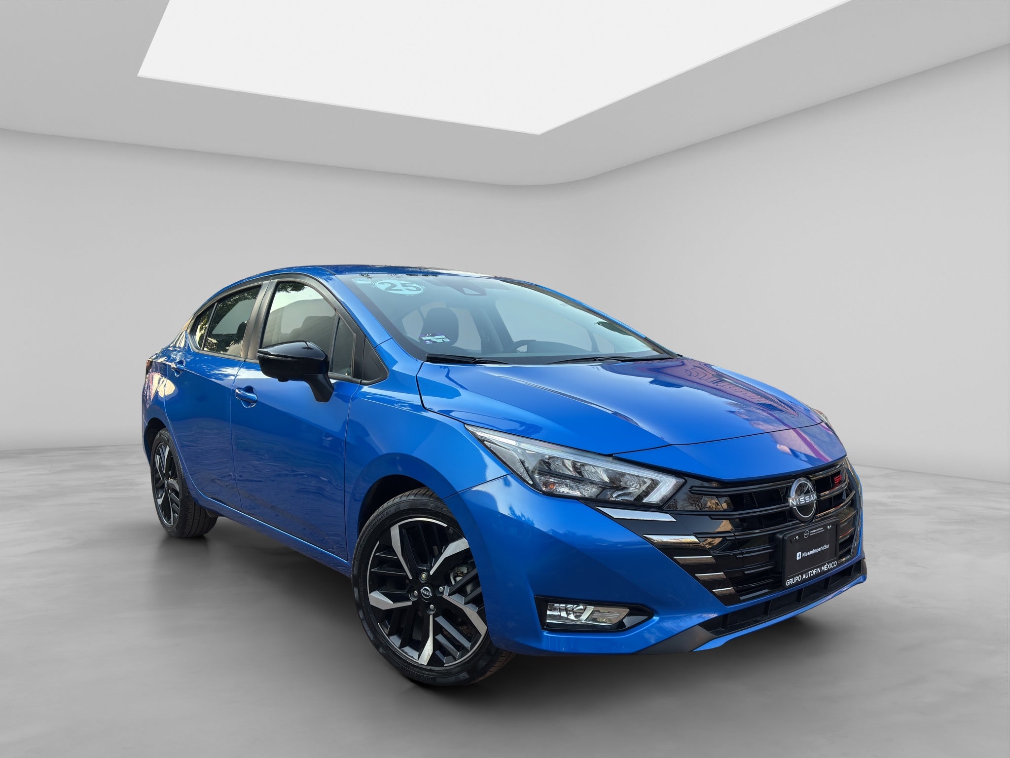 2025 Nissan VERSA 4P SR L41.6 AUT