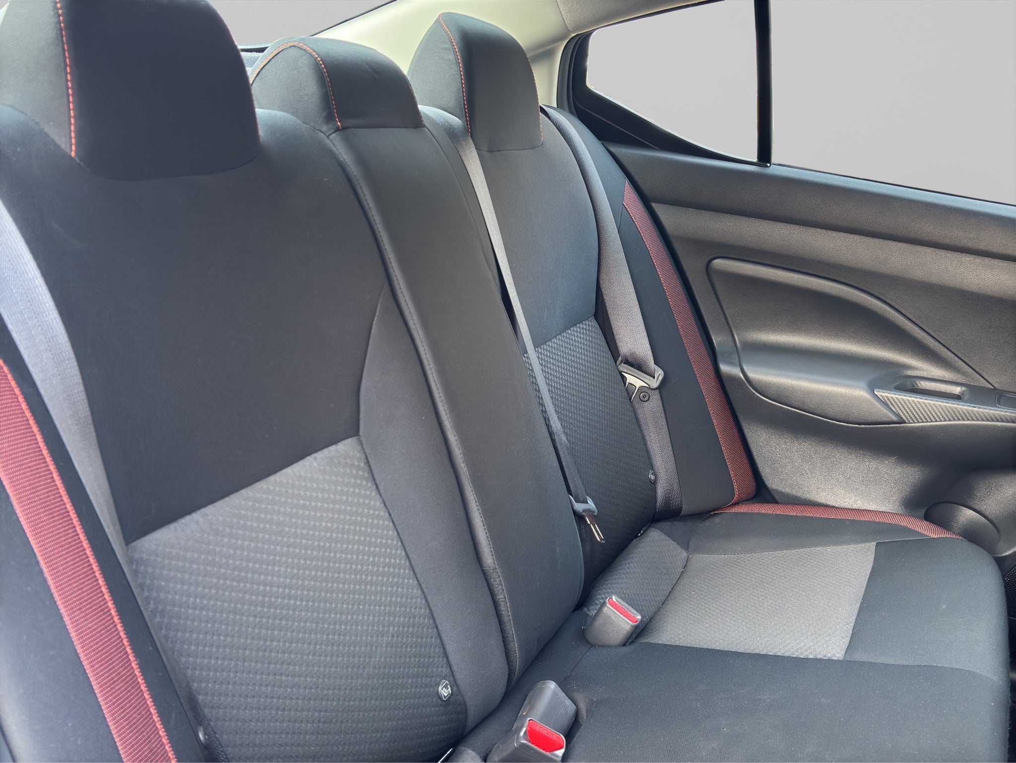 2025 Nissan VERSA 4P SR L41.6 AUT