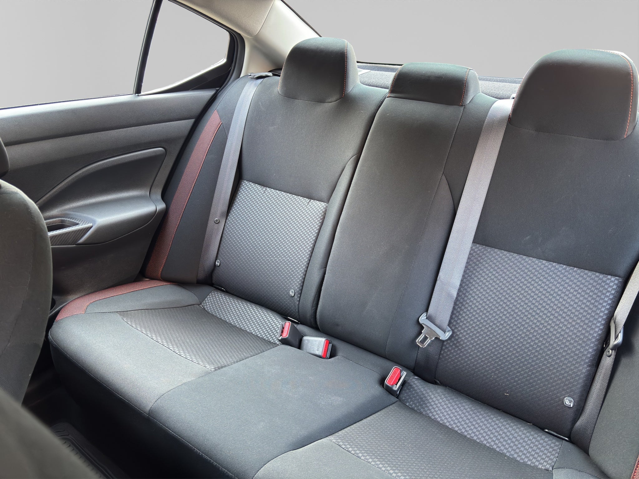 2025 Nissan VERSA 4P SR L41.6 AUT