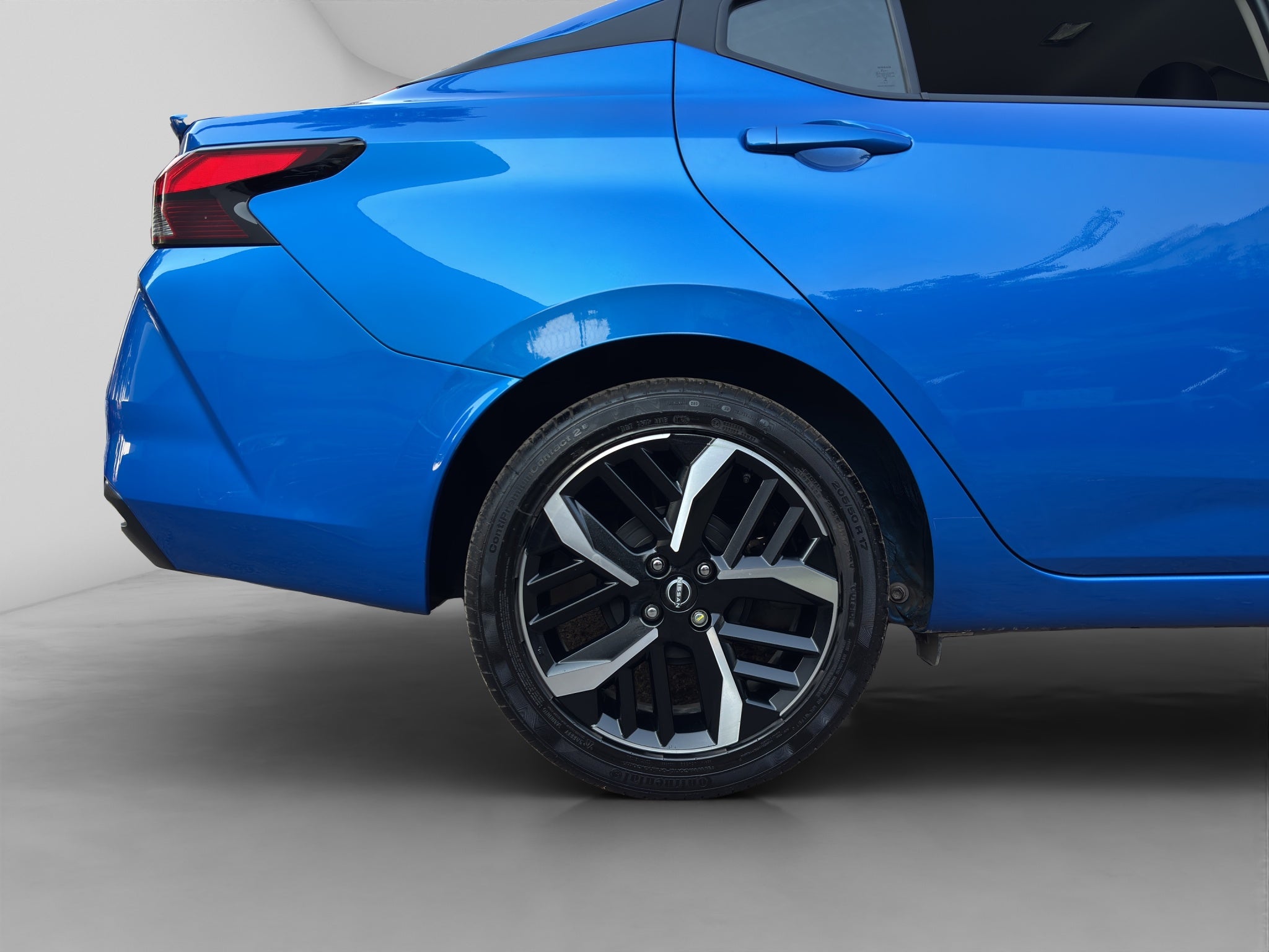 2025 Nissan VERSA 4P SR L41.6 AUT