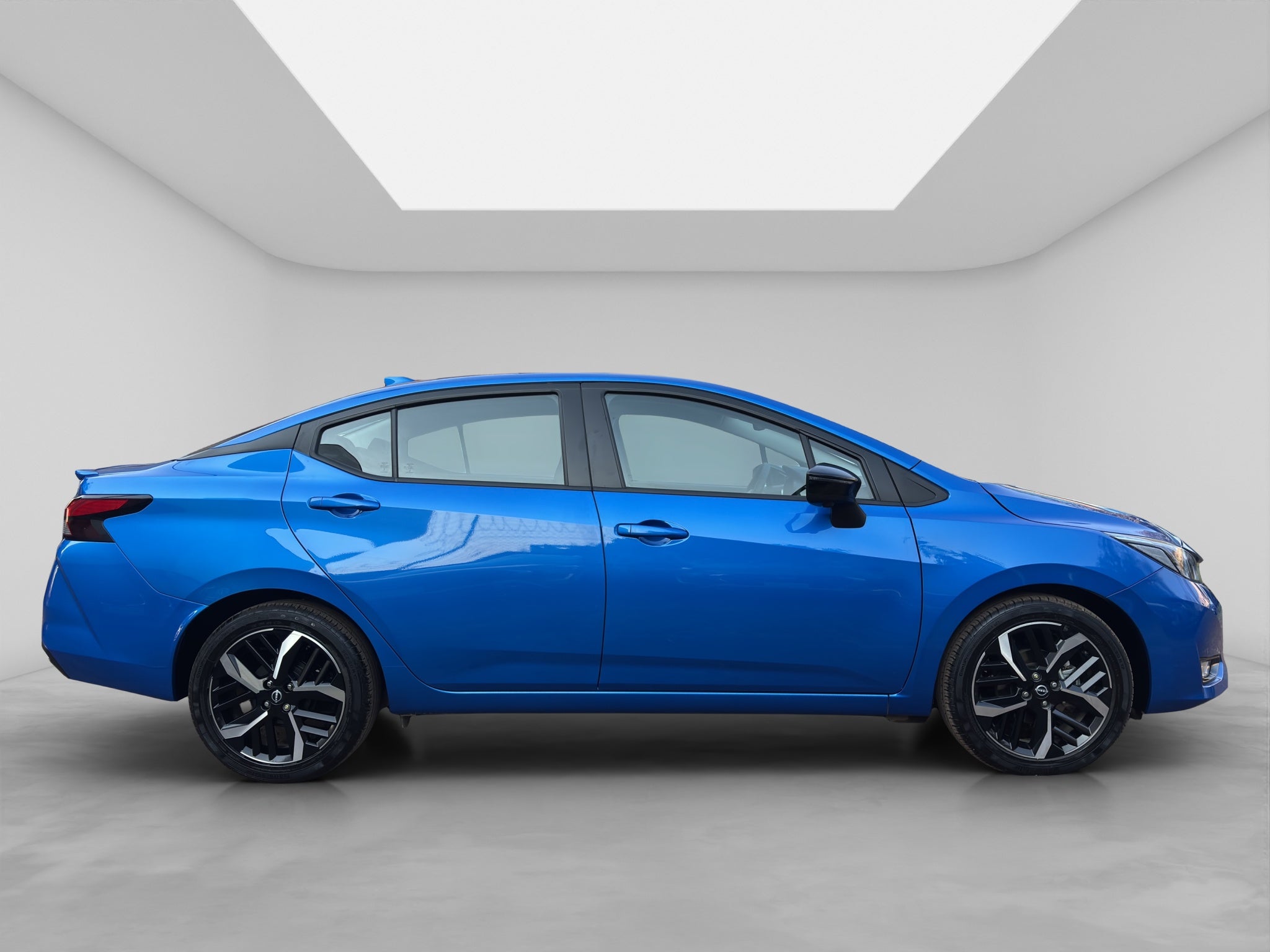 2025 Nissan VERSA 4P SR L41.6 AUT