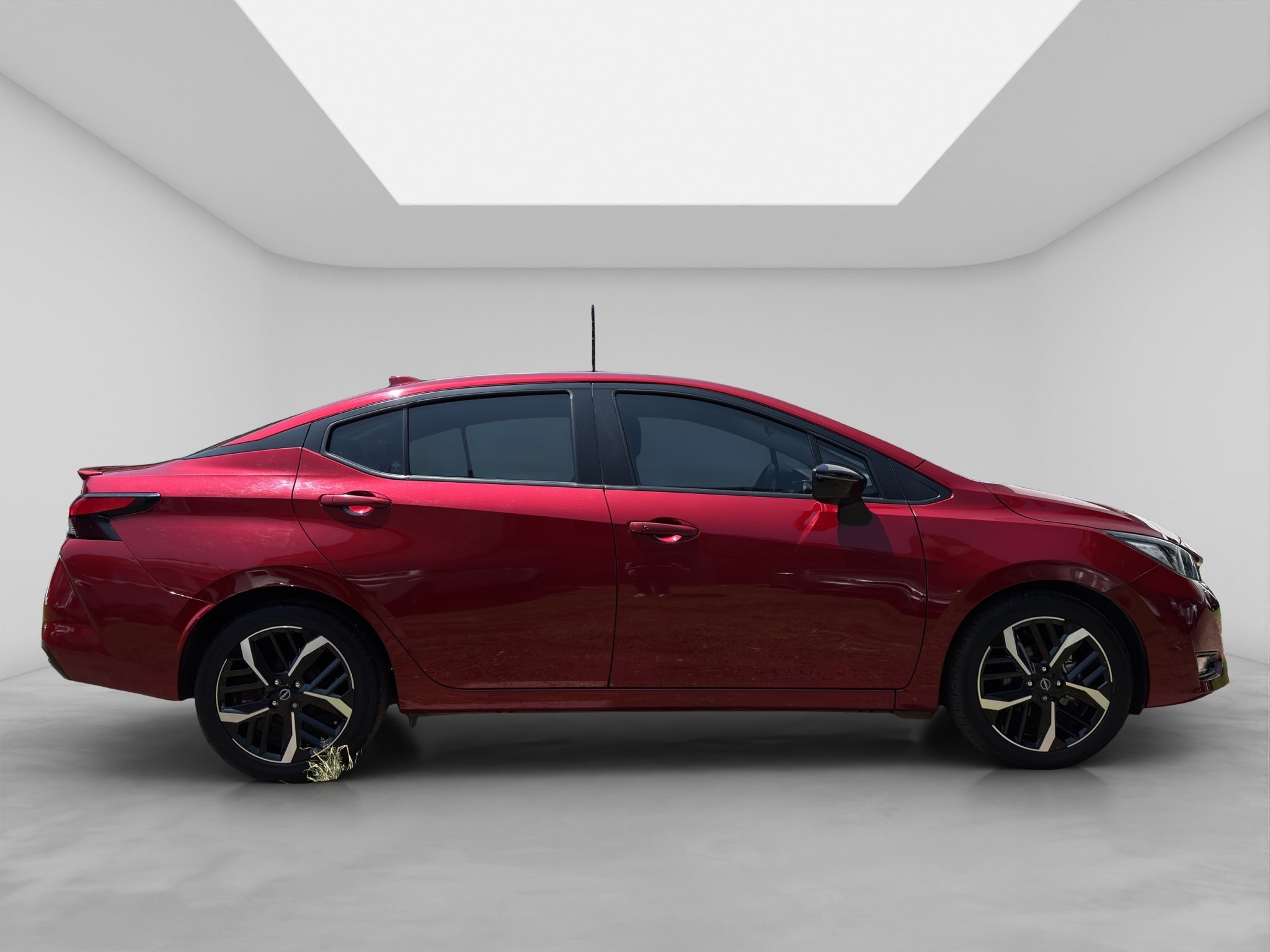 2024 Nissan VERSA 4P SR L41.6 AUT