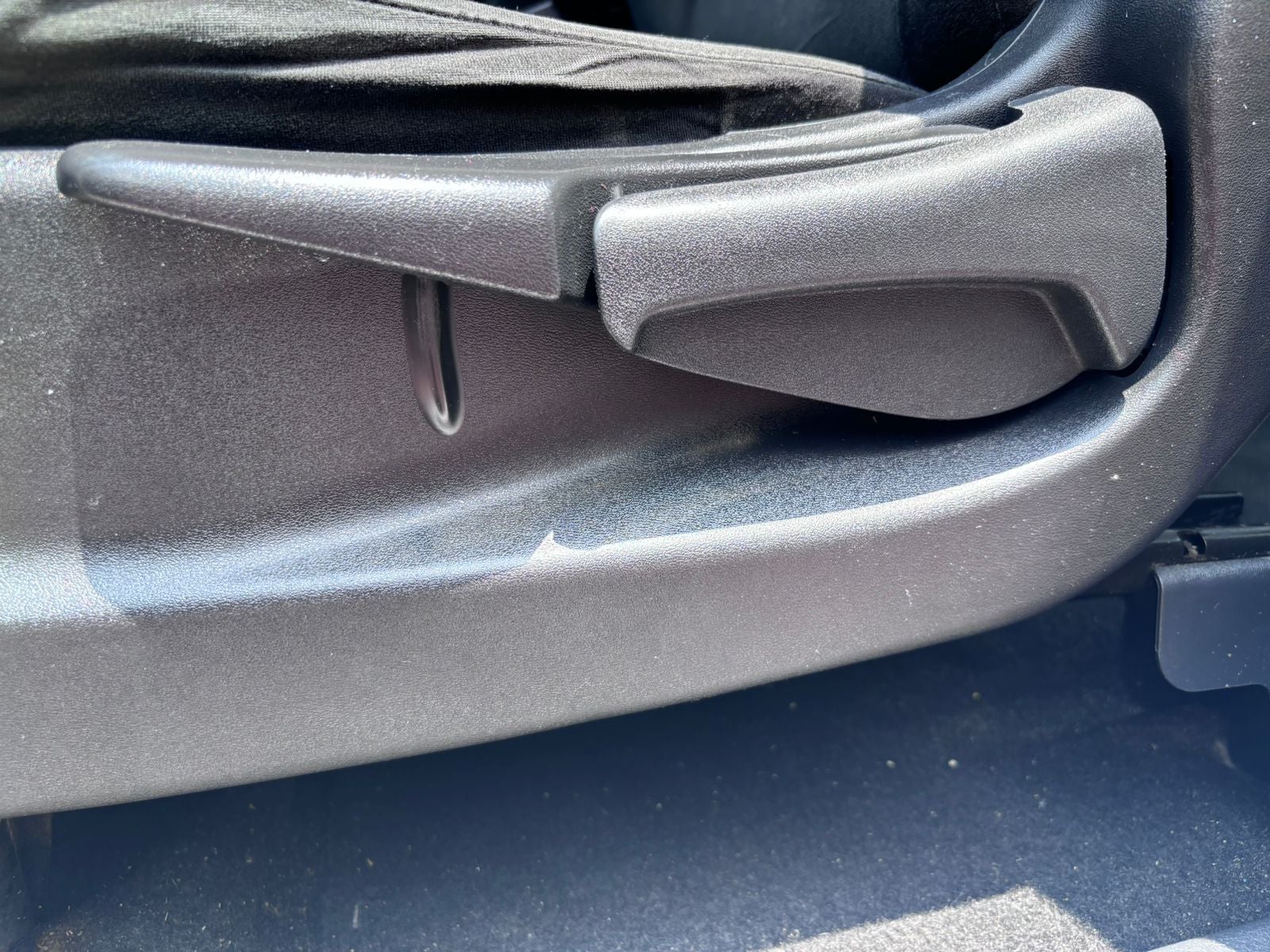 2020 Nissan NP300 FRONTIER 4 PTS DOBLE CABINA 25 TD TM6 F HALOGENO R-16 4X4