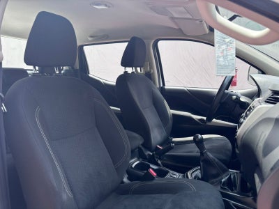 2020 Nissan NP300 FRONTIER 4 PTS DOBLE CABINA 25 TD TM6 F HALOGENO R-16 4X4