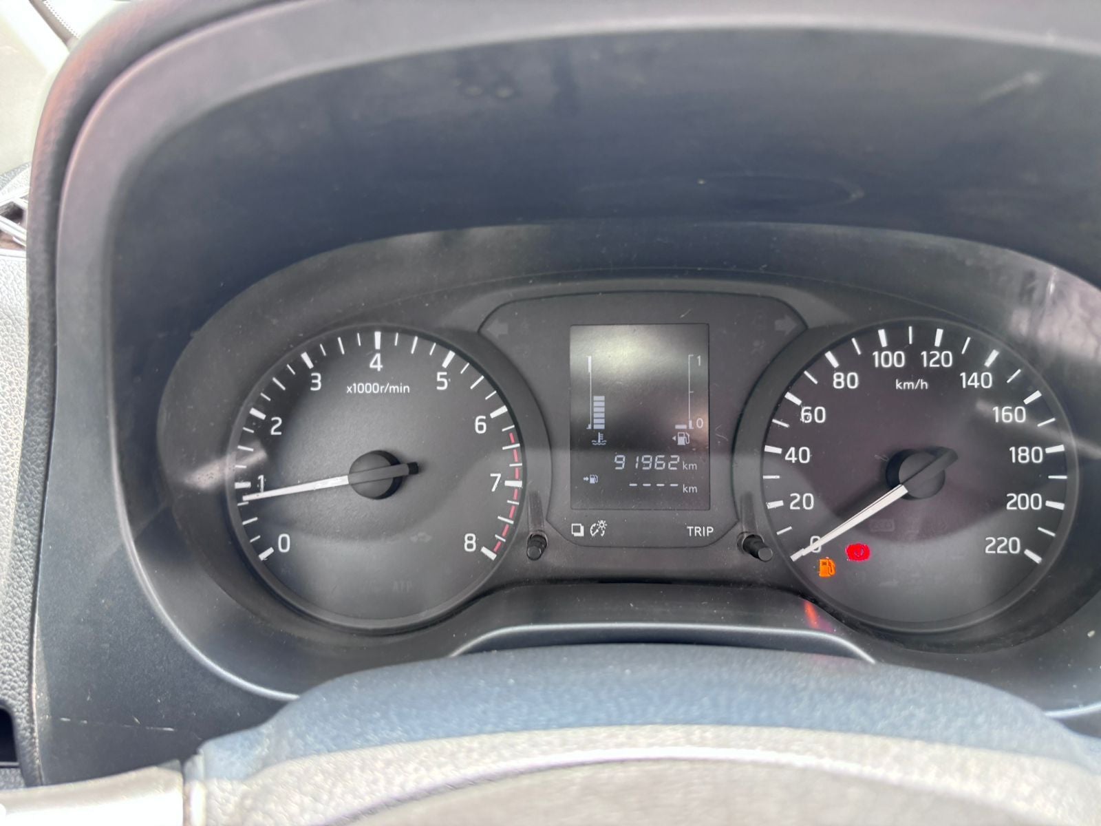 2020 Nissan NP300 FRONTIER 4 PTS DOBLE CABINA 25 TD TM6 F HALOGENO R-16 4X4