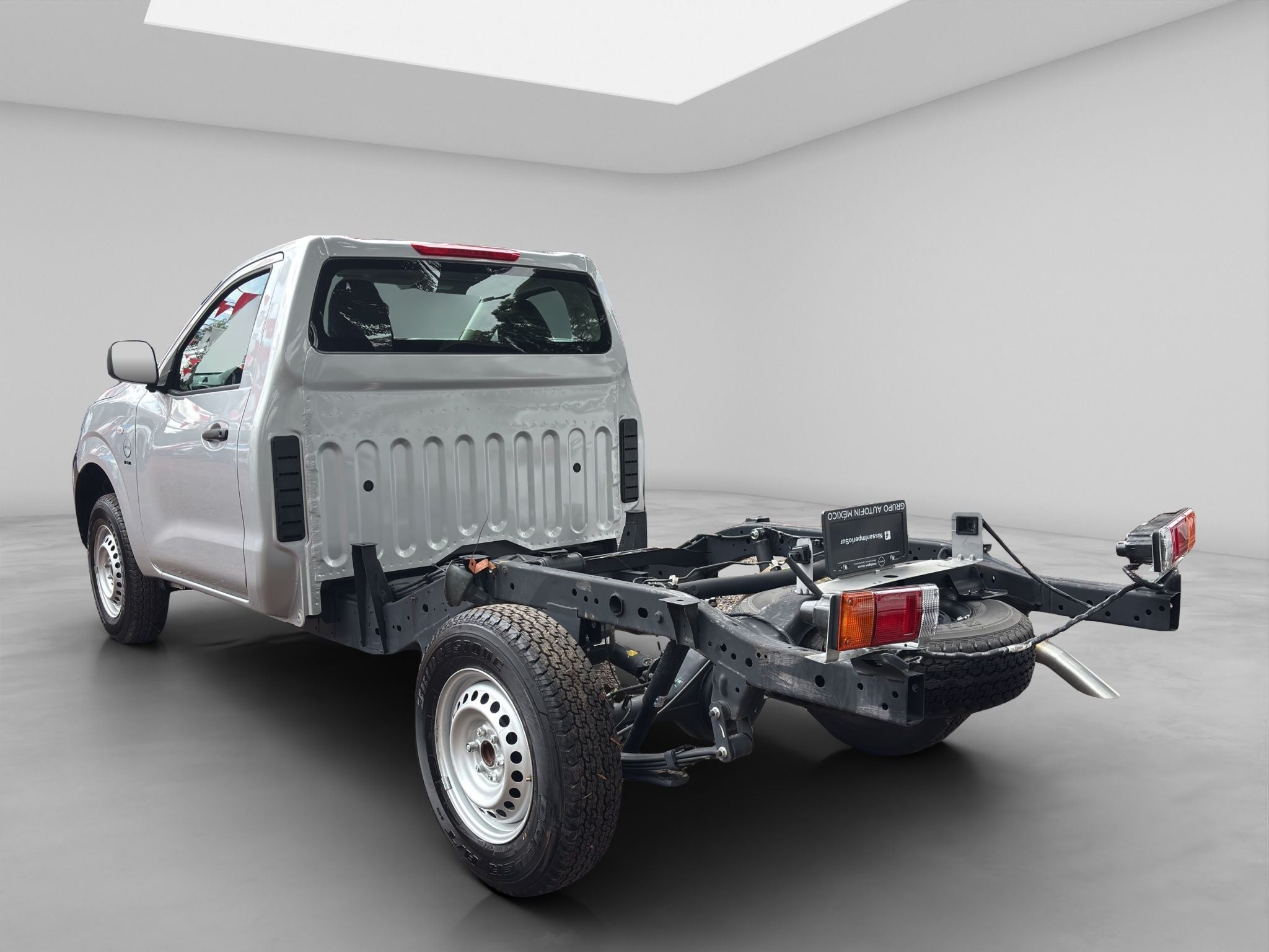 2024 Nissan NP300 CHASIS CABINA 2P L42.5 MAN AA