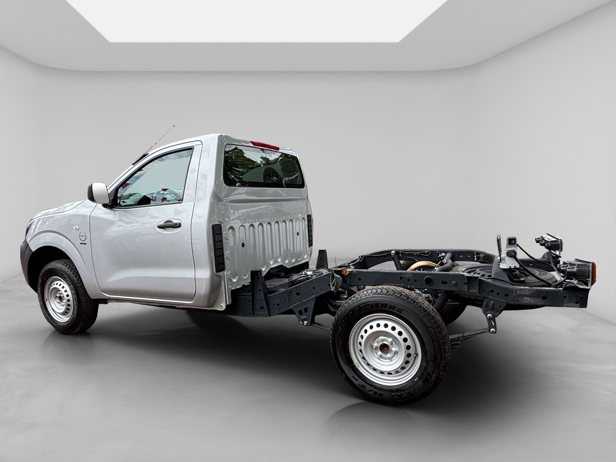 2024 Nissan NP300 CHASIS CABINA 2P L42.5 MAN AA