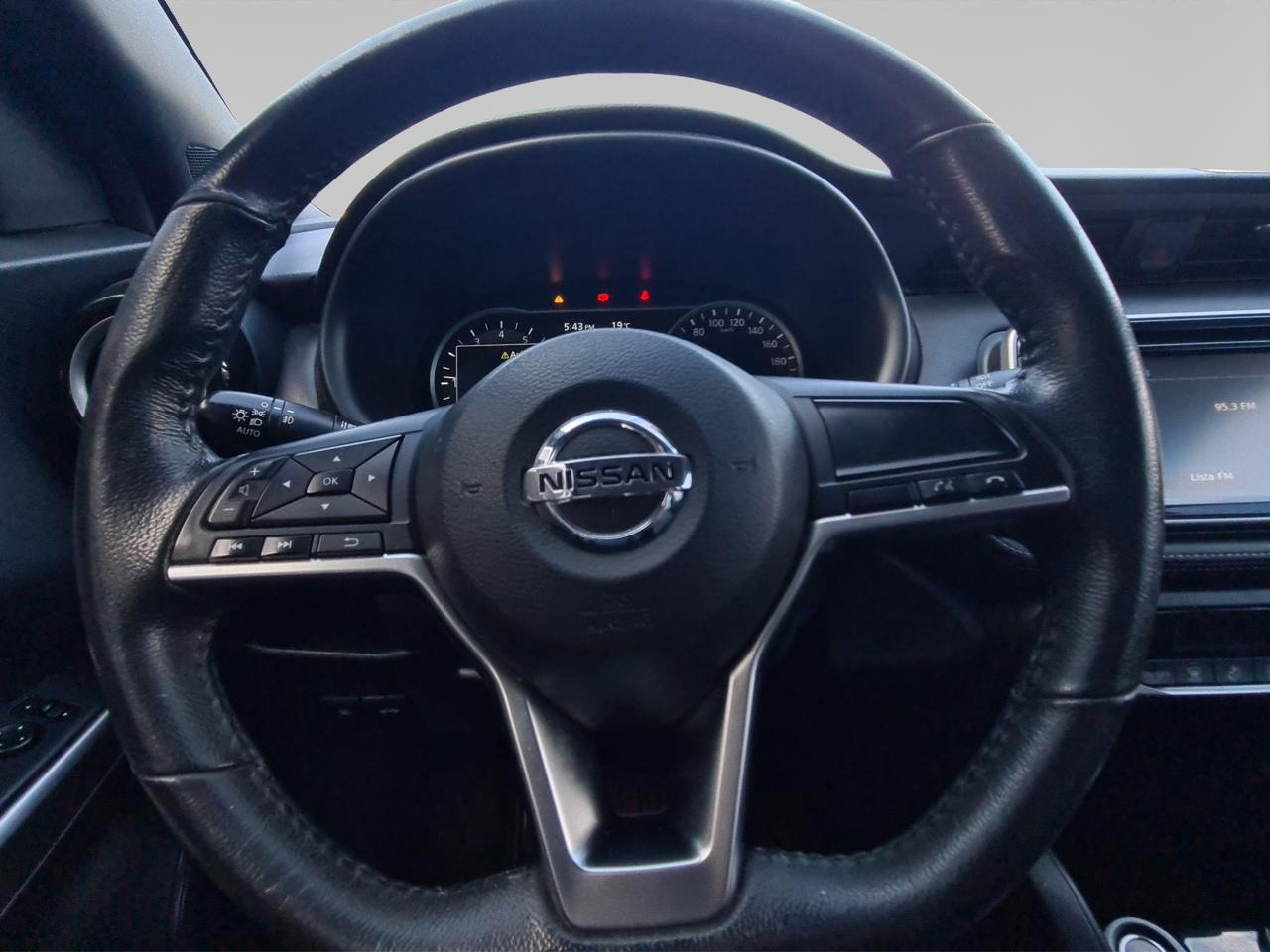 2020 Nissan KICKS 5 PTS EXCLUSIVE 16L TA AAC AUT PIEL VE GPS RA-17
