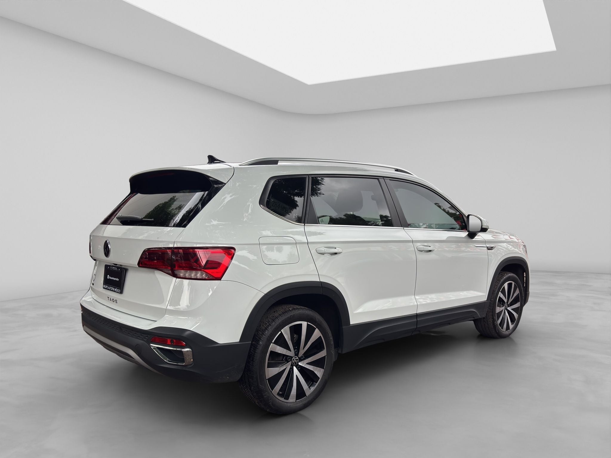 2023 Volkswagen TAOS 5 PTS COMFORTLINE 14L TA PIEL F LED RA-18