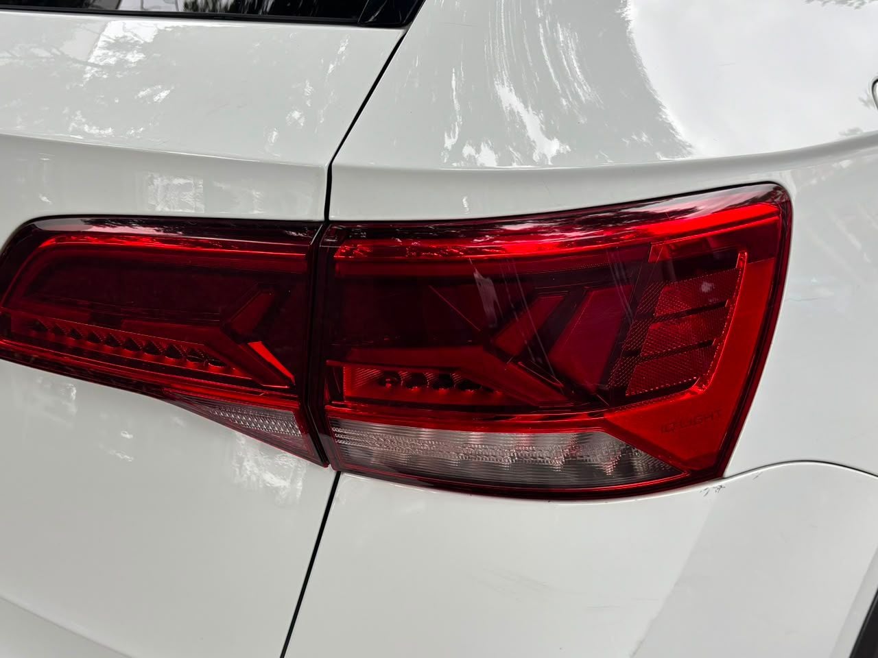 2023 Volkswagen TAOS 5 PTS COMFORTLINE 14L TA PIEL F LED RA-18