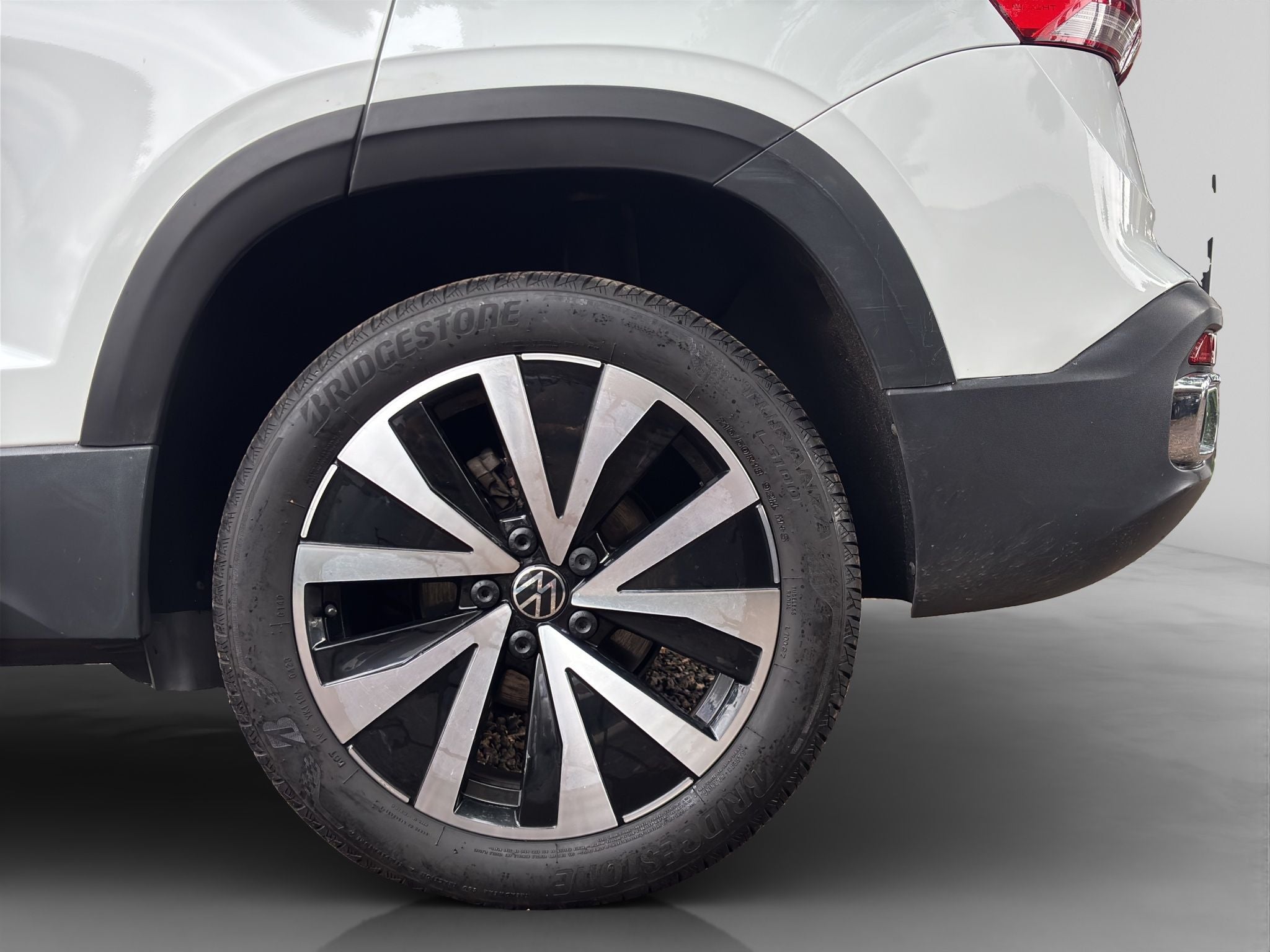 2023 Volkswagen TAOS 5 PTS COMFORTLINE 14L TA PIEL F LED RA-18