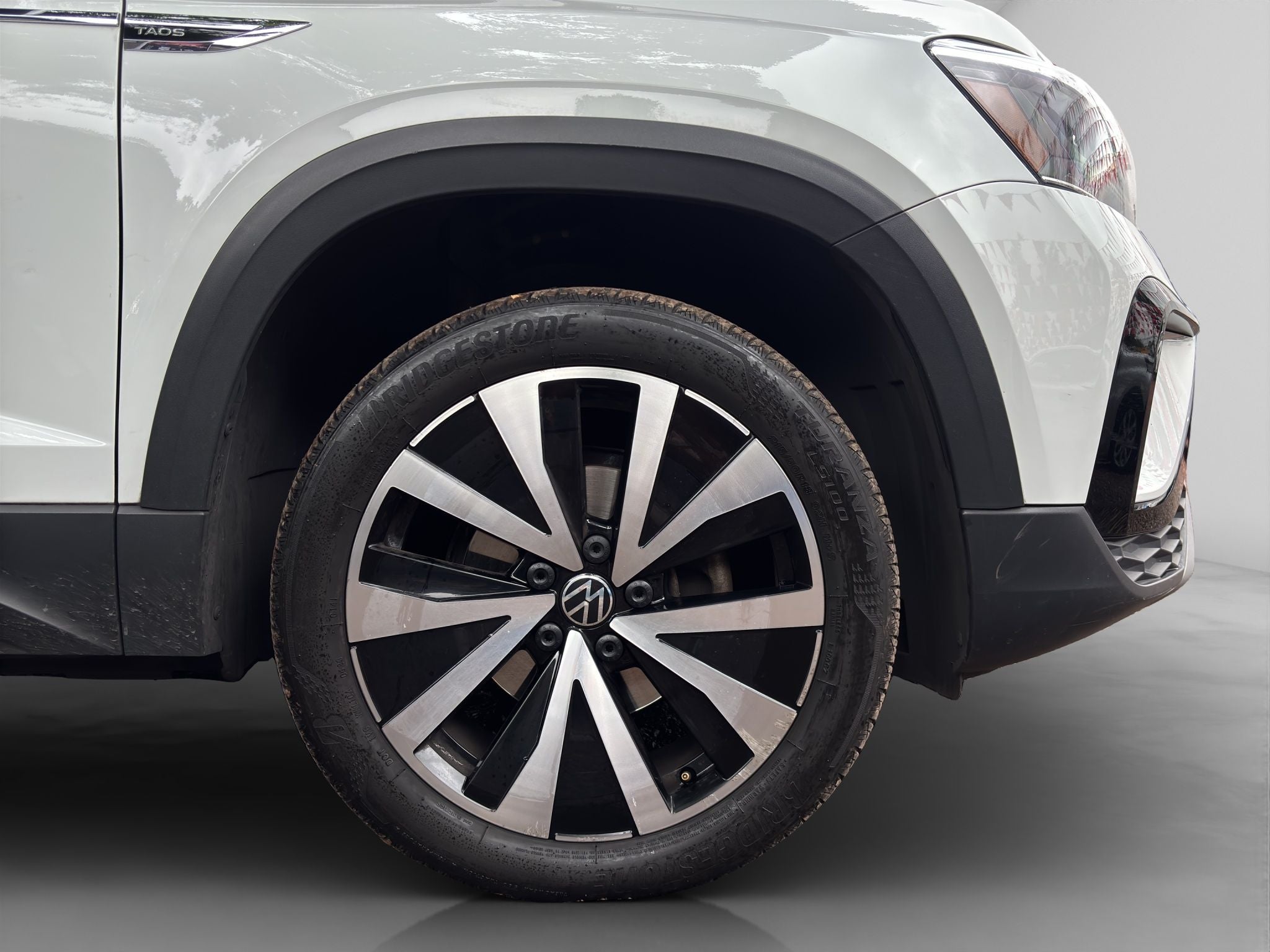 2023 Volkswagen TAOS 5 PTS COMFORTLINE 14L TA PIEL F LED RA-18