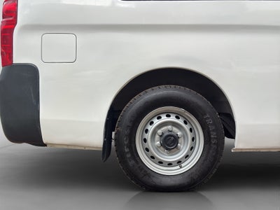 2022 Nissan URVAN 4 PTS AMPLIA TM5 AAC DESEM TRAS 15 PAS