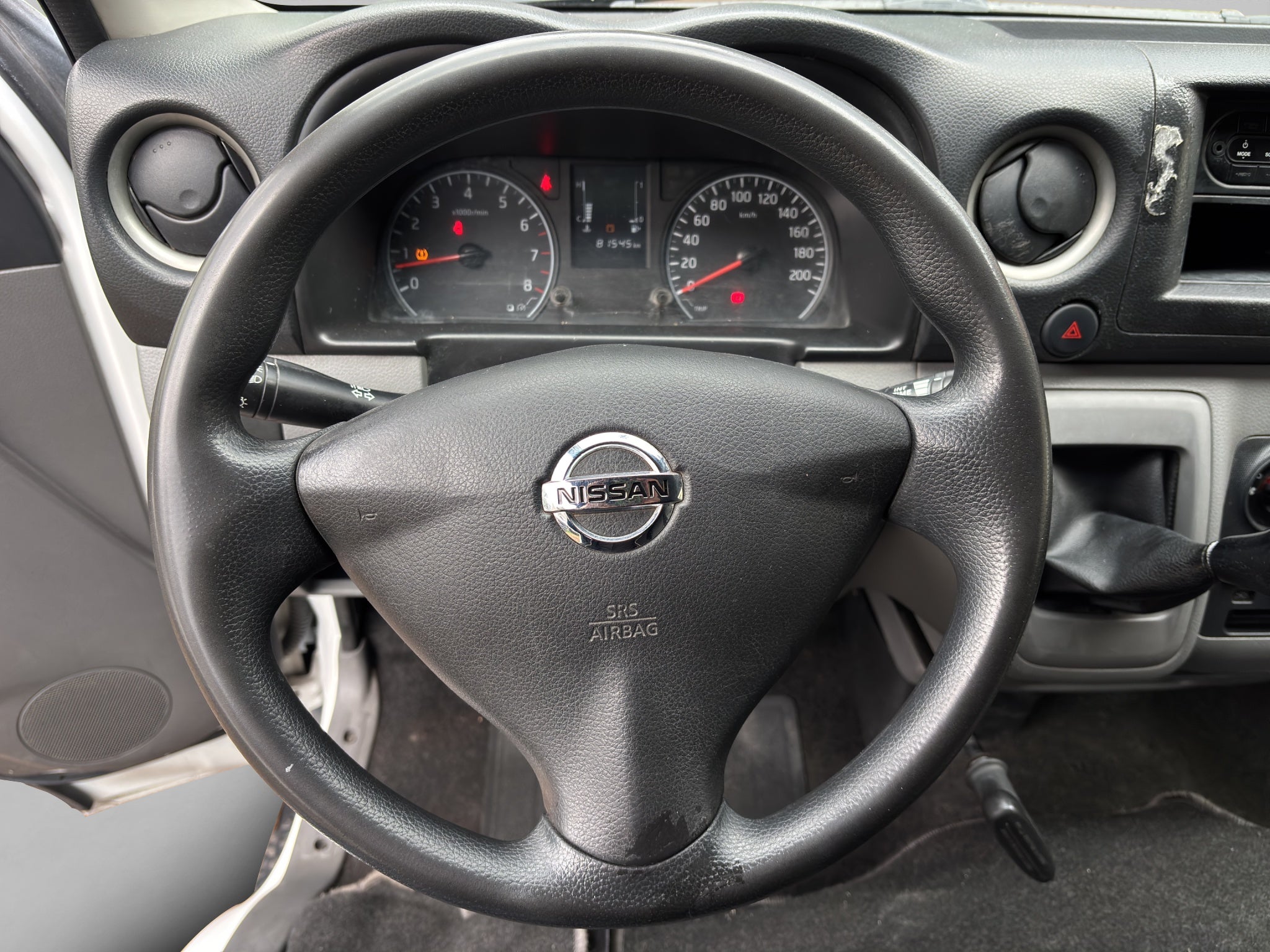 2022 Nissan URVAN 4 PTS AMPLIA TM5 AAC DESEM TRAS 15 PAS