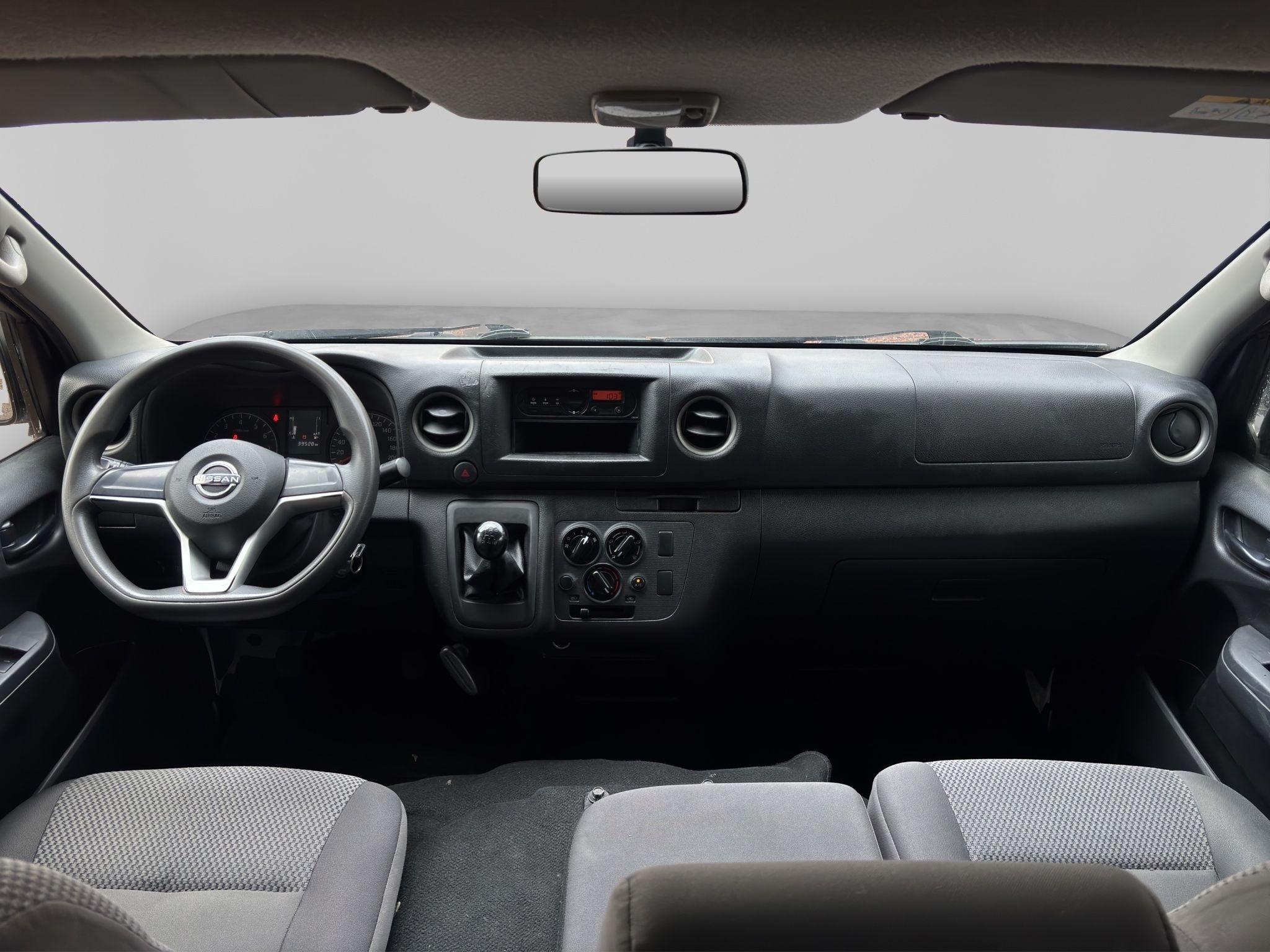 2023 Nissan URVAN 4 PTS AMPLIA TM5 AAC