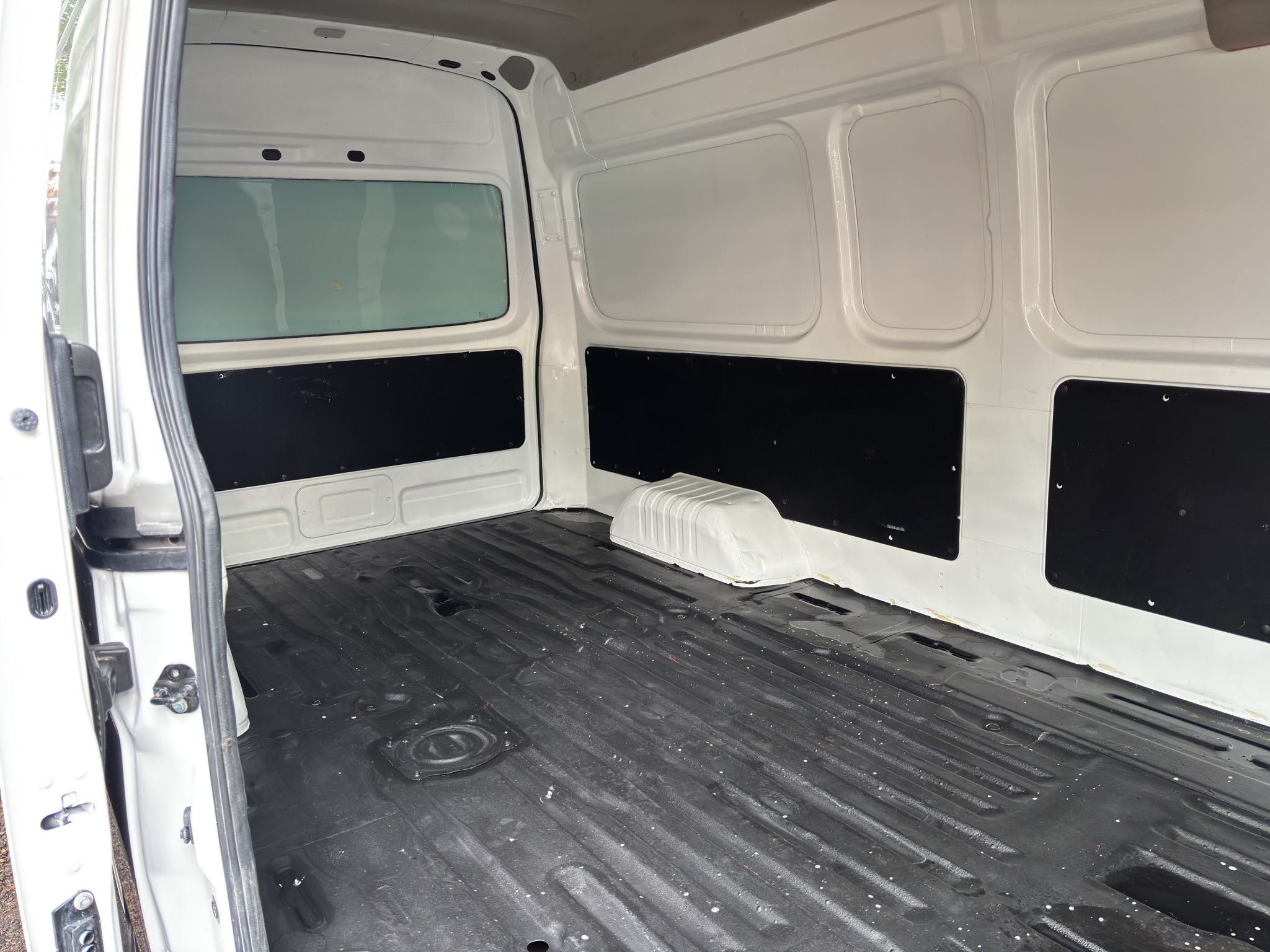 2023 Nissan URVAN 4 PTS AMPLIA TM5 AAC