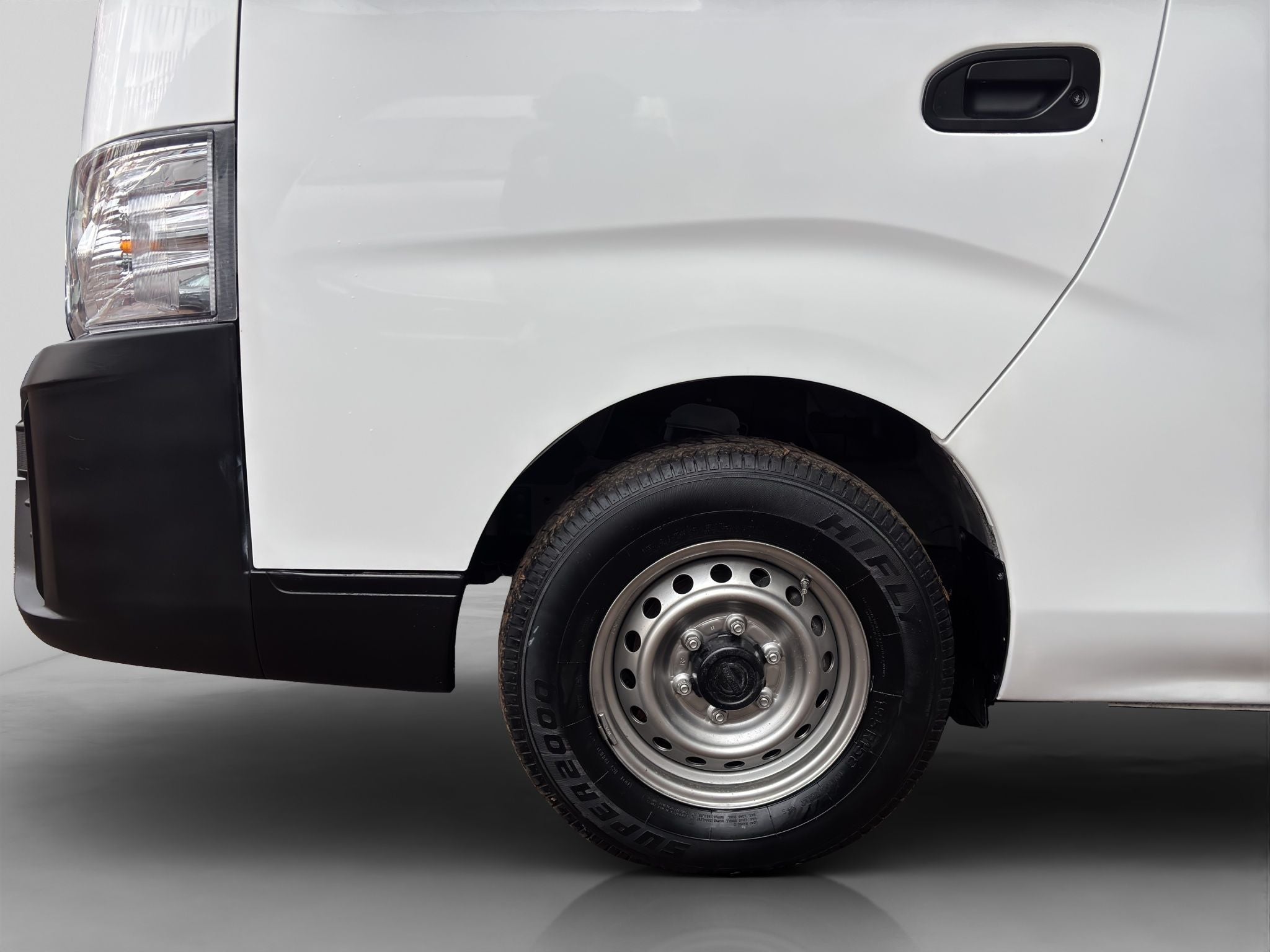 2023 Nissan URVAN 4 PTS AMPLIA TM5 AAC